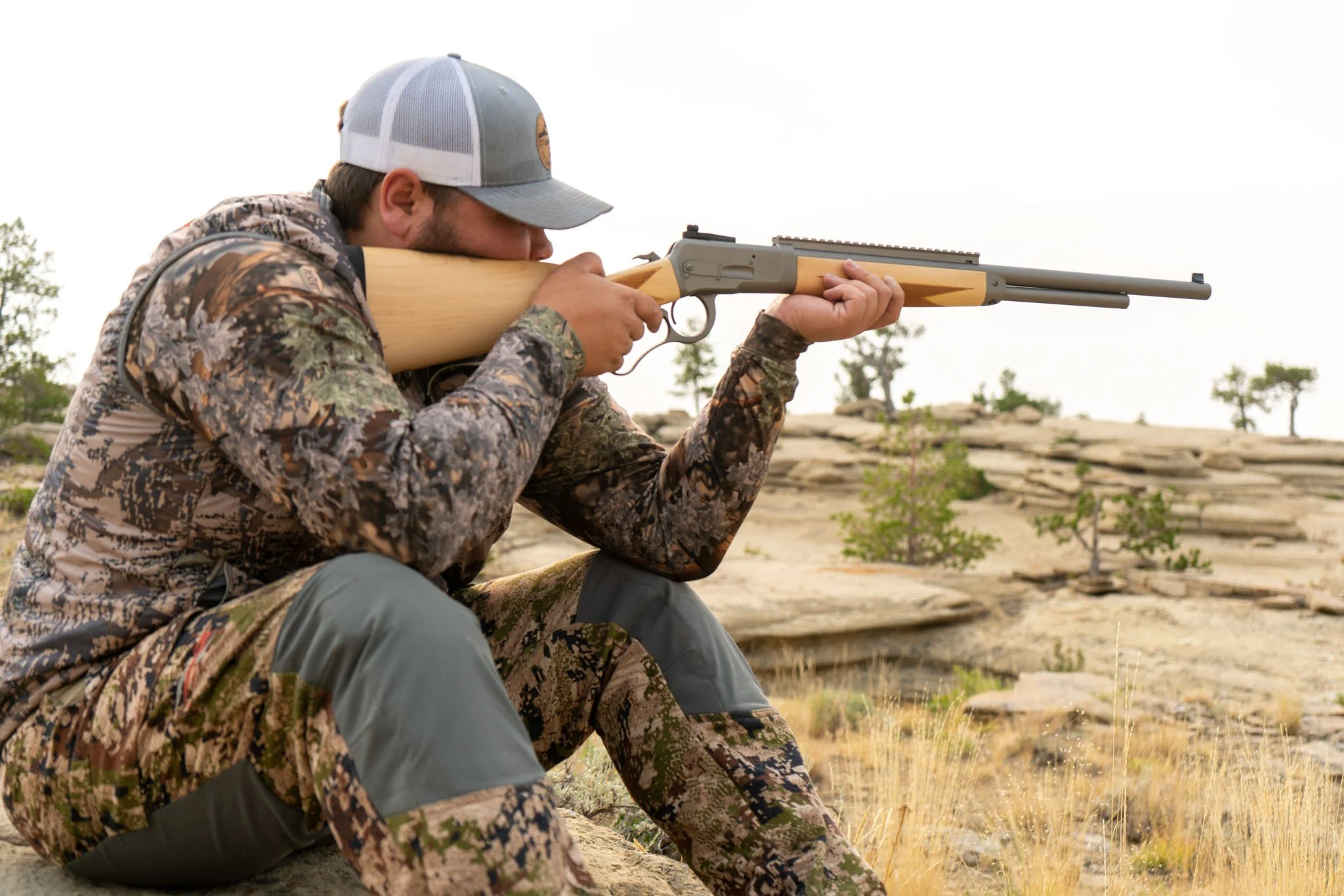 M8922-12_Outdoor_Seated_Shooting_DSC03115 Web Res.jpg