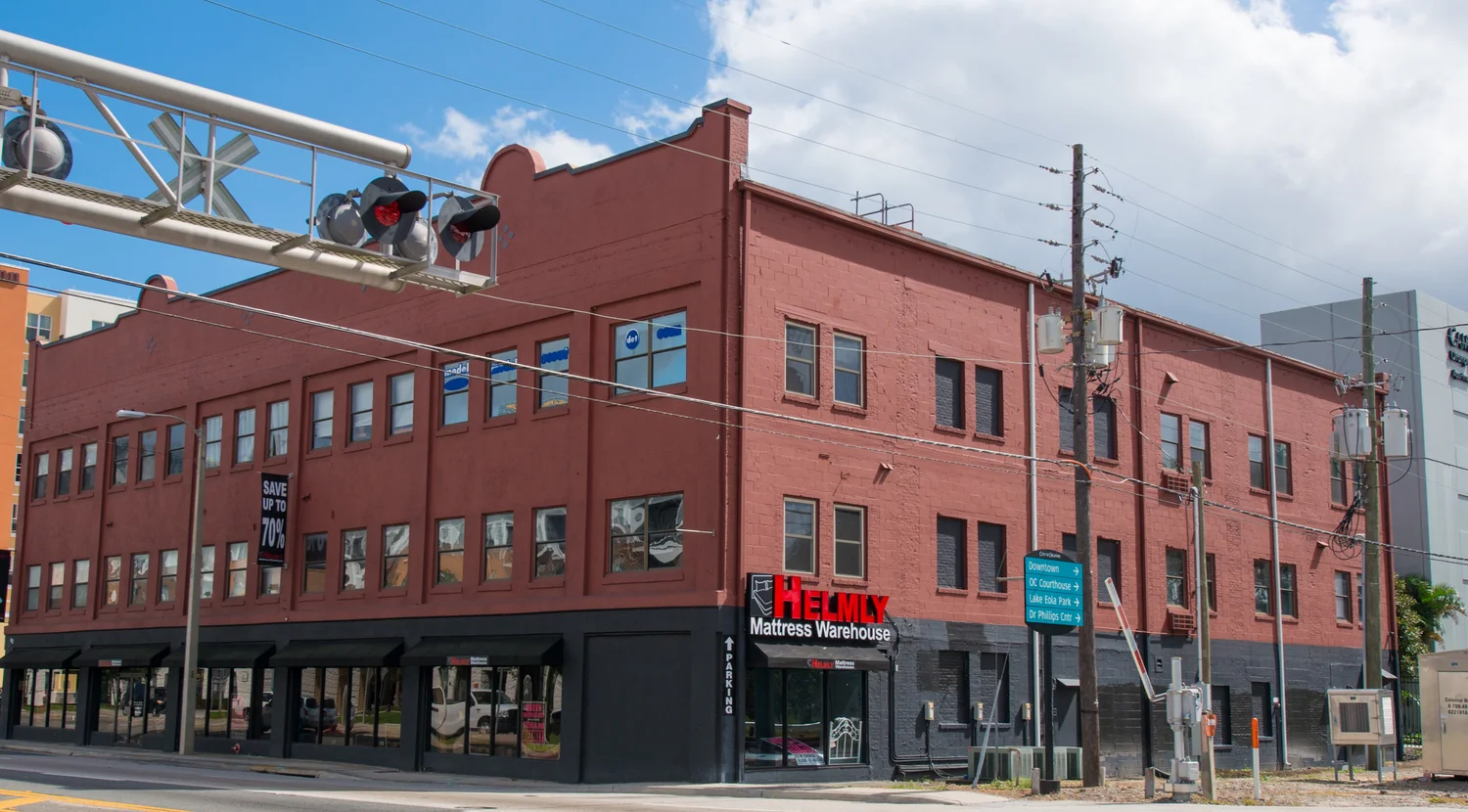 Industrial Apartment Building - Luxury Industrial Apartment Building With Central Hot Water