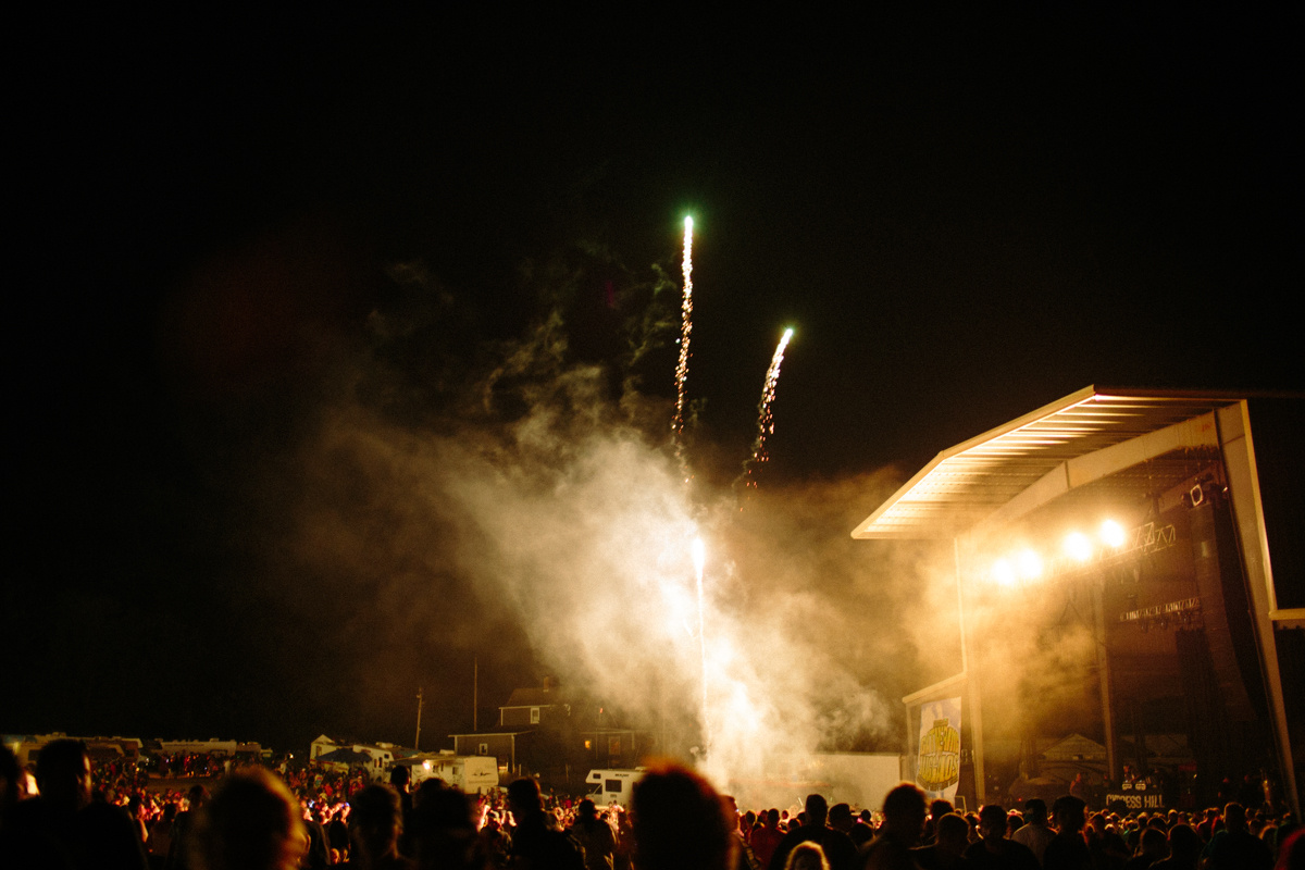 a30ee284e3c54e64-Gathering-68.jpg