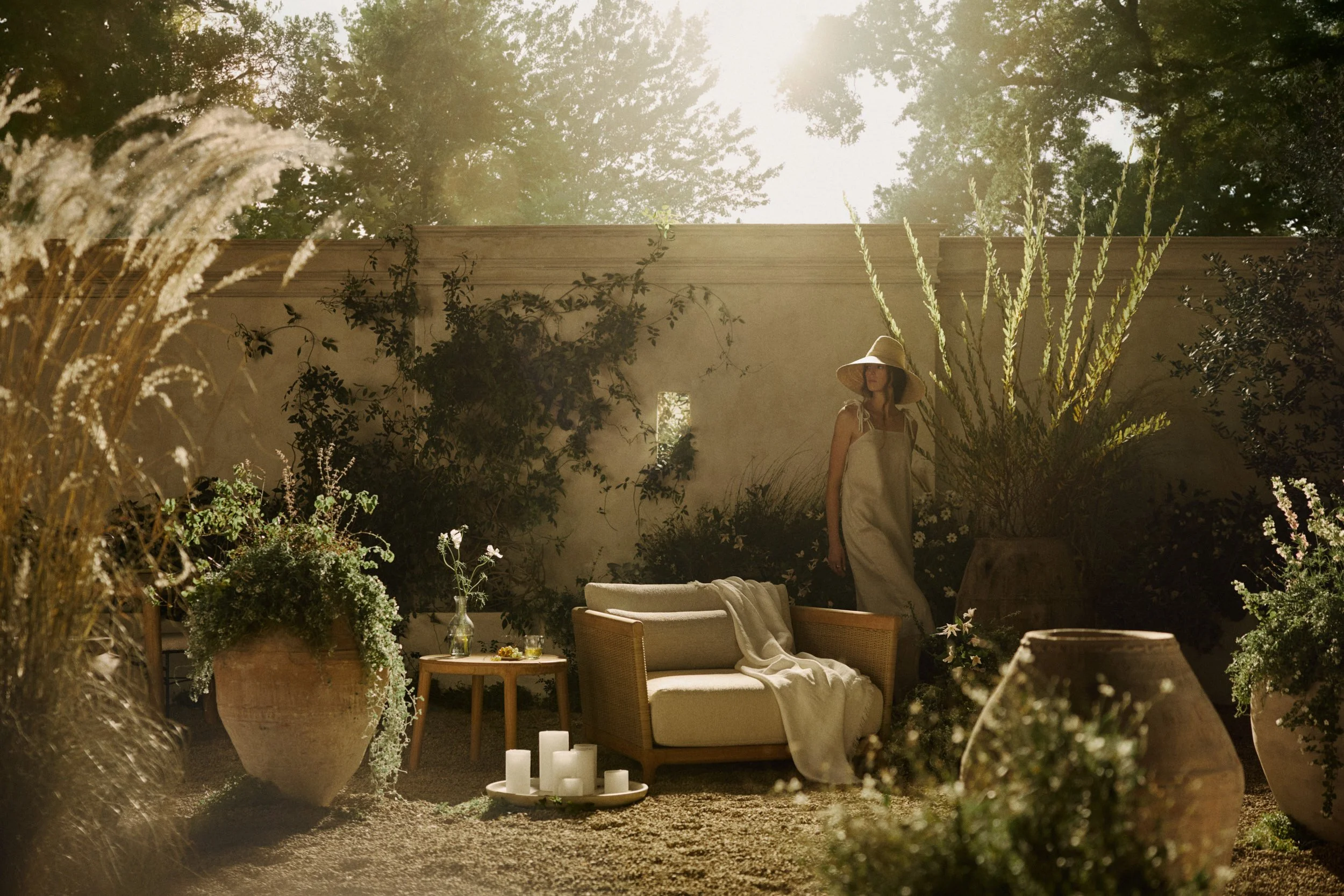 1.1_Cover_Puglia_Chair_Talent_0226-v2.jpg