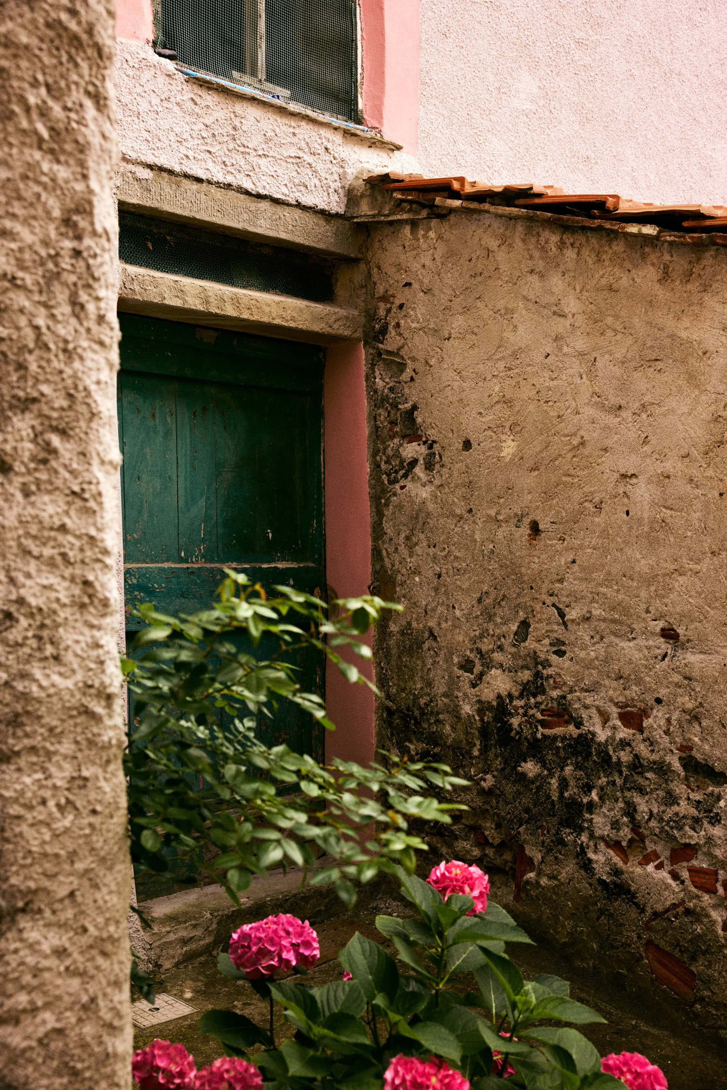 Social_Day03_01_Liguria_Italy_Overlook_Textures_4045.jpg