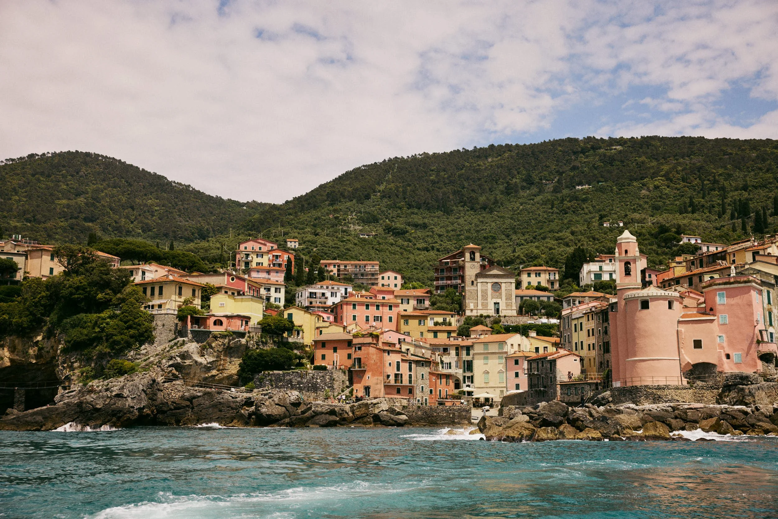 Social_Day03_01_Liguria_Italy_Overlook_Textures_3922.jpg