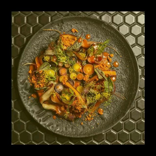 Episode 1 of "The Plant-based Foodie At Home", a series where I cook through the book!
Like most people, I usually use cookbooks for inspiration and tweak the recipes depending on what I feel like, what's in the fridge, and how much time I have. The dishes I cook in this video series will follow this philosophy and certainly won't be carbon copies of the book's recipes and some won't resemble anything in the book.
Here I make a Lemongrass Thai Curry dish that my wife and I enjoy almost weekly. It's easy, everything is from scratch (obviously), and it's not expensive.
The recipe is from The Lotus Seed Restaurant @lotusseedvegan , 736 W Broadway and is on page 138. Go and say hello to the owners, Van and Amy, who where one of the first to sign up to the book and are lovely people.
I'd love your feedback and ideas for future episodes!
Happy cooking!
Brad. 😋🌱 (Vid cut into 4 'cos that's how IG rolls... there's a link to the book's brand new YouTube channel on the website.)