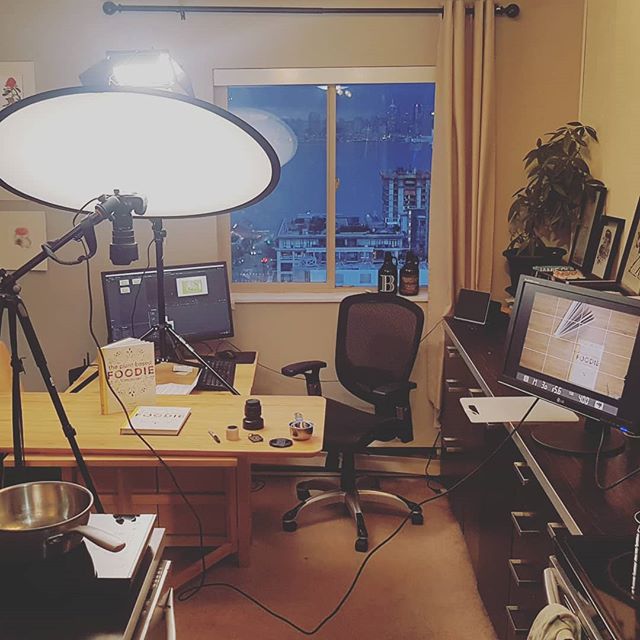 It was in our tiny one bedder aptmts "dining room", maybe 2.5x2.5m, that I created 4 cookbooks and tested tonnes of recipes... and now it's a video studio! Anyway, I wasn't super happy with the quality of the videos of me making recipes from the book so I've made a few small investments and finally have everything close to awesome. So more vids coming soon! #diningtablebusiness #homestudio #plantbasedfoodie🌱 #plantbased #foodie