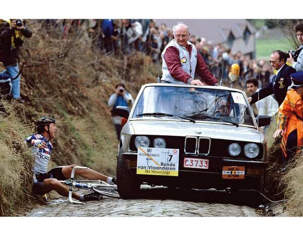 Let's hope there's no carnage like this today! Poor ole Jesper Skibby came a cropper when leading the race back in the good ole days! Go Trek-Segafredo !!!!