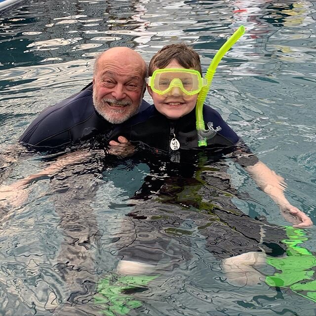 Jake is all smiles trying out scuba for the first time!😄#futurediver #bubblemaker #hamptondive #scubadiver #longislandny