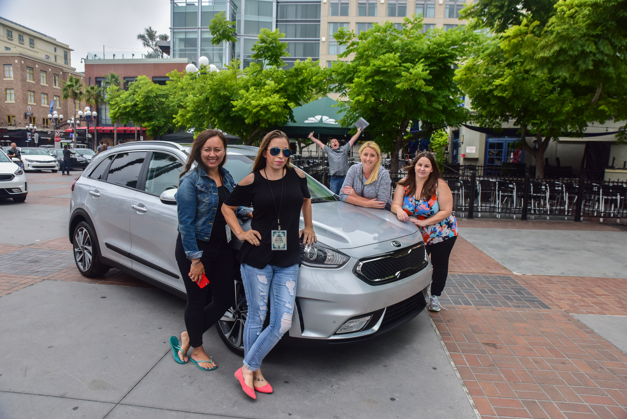Gals photobombed by Kia's James Hope. Cielo Roth Photography.