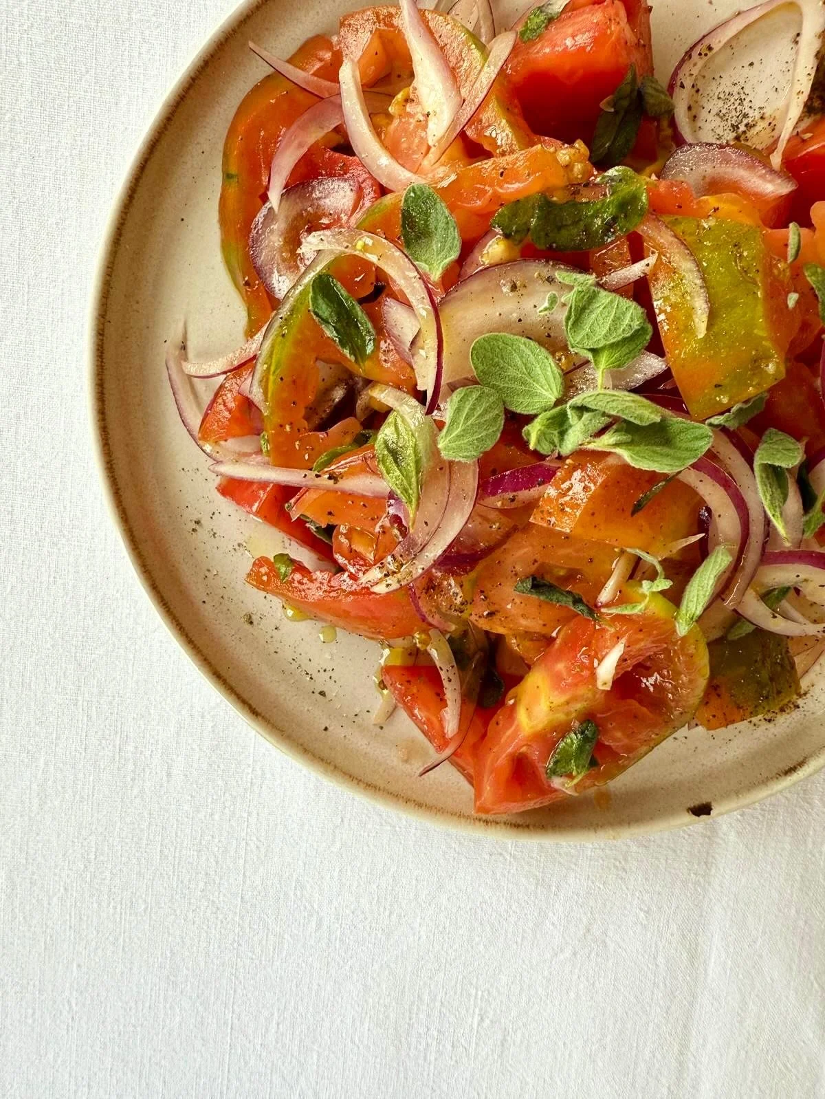 Sorrento tomatoes with fresh oregano and red onion for Bonnie and George in June. Gorgeous everything for the loveliest couple and this menu (swipe) rounding off with house rye crackers and ciabatta, chutneys and pickles to go with Max&rsquo;s favour