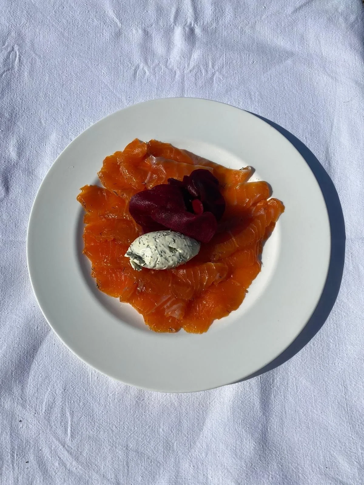 Sweet cured @chalk_stream trout with beetroot pickles and dill cr&egrave;me fra&icirc;che as one of the starters for Ella and Matt and their 110 guests at their family home. Plenty of canap&eacute;s with Cr&eacute;mant de Limoux and our chuckleberry 