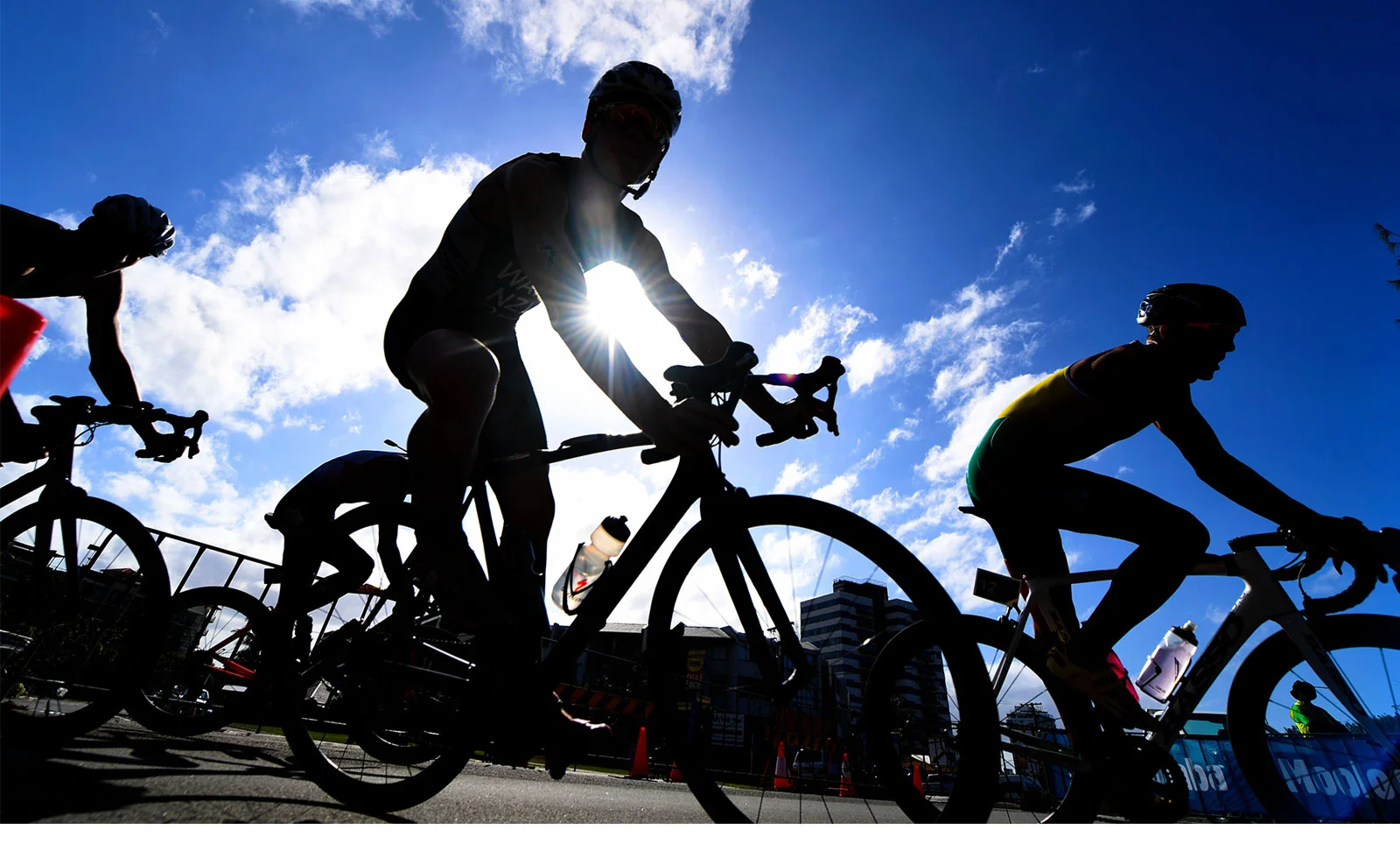mooloolaba triathlon cycle 1600x980 v5.jpg