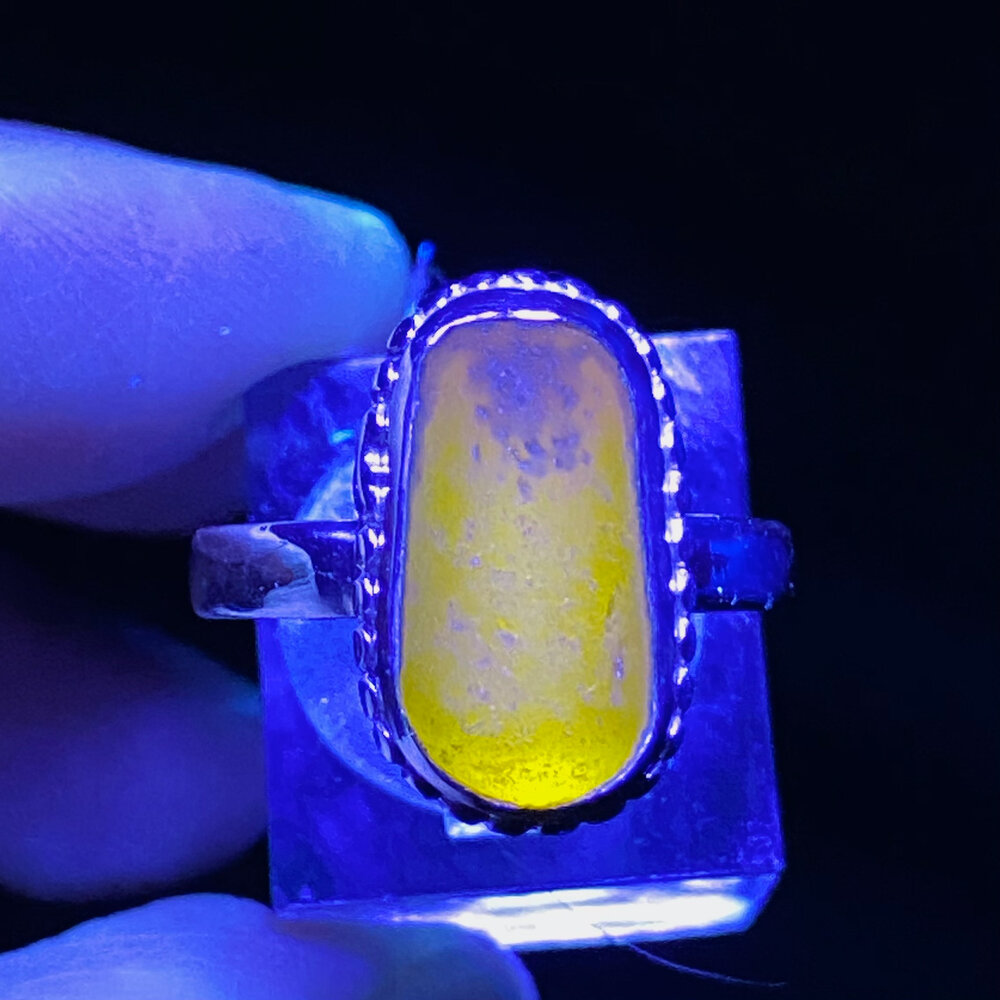 film blødende Underholde Bright Yellow *UV* Glow Sea Glass Ring — Sea and Sky Studio