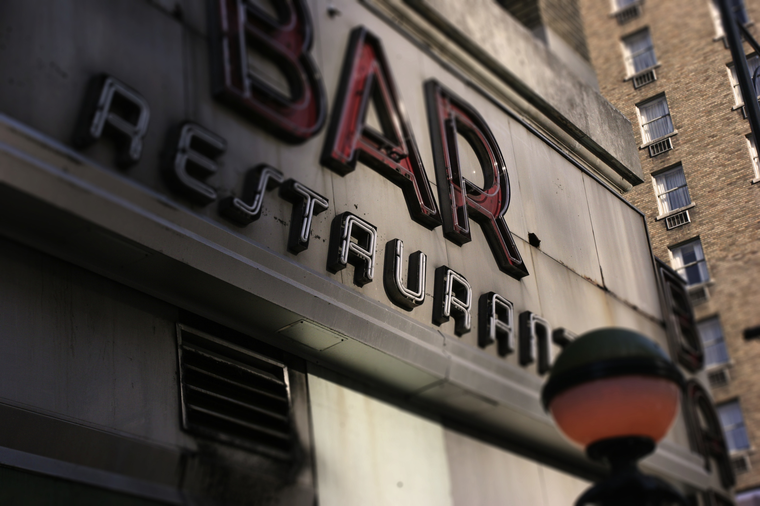 BAR-RESTO-TILTSHIFT.jpg