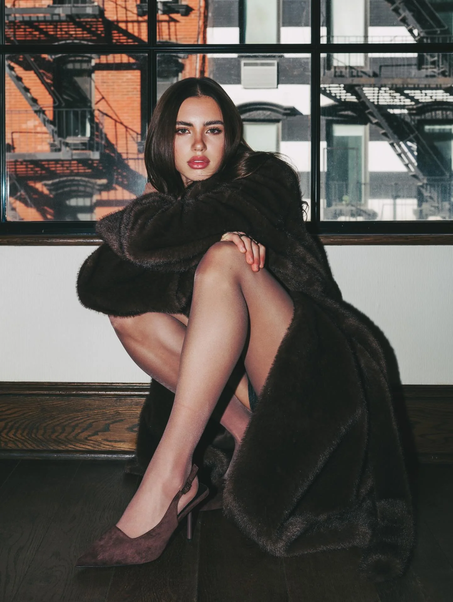 Some of those &ldquo;I can&rsquo;t believe I haven&rsquo;t posted these yet&rdquo;  shots from my shoot in NYC with @oliviacoutts 🤎
Shot at @ludlowhotelnyc 
Wearing @mylamarque @aritzia @prada 

#nyc #nycstyle #fashioneditorial #femalephotgrapher