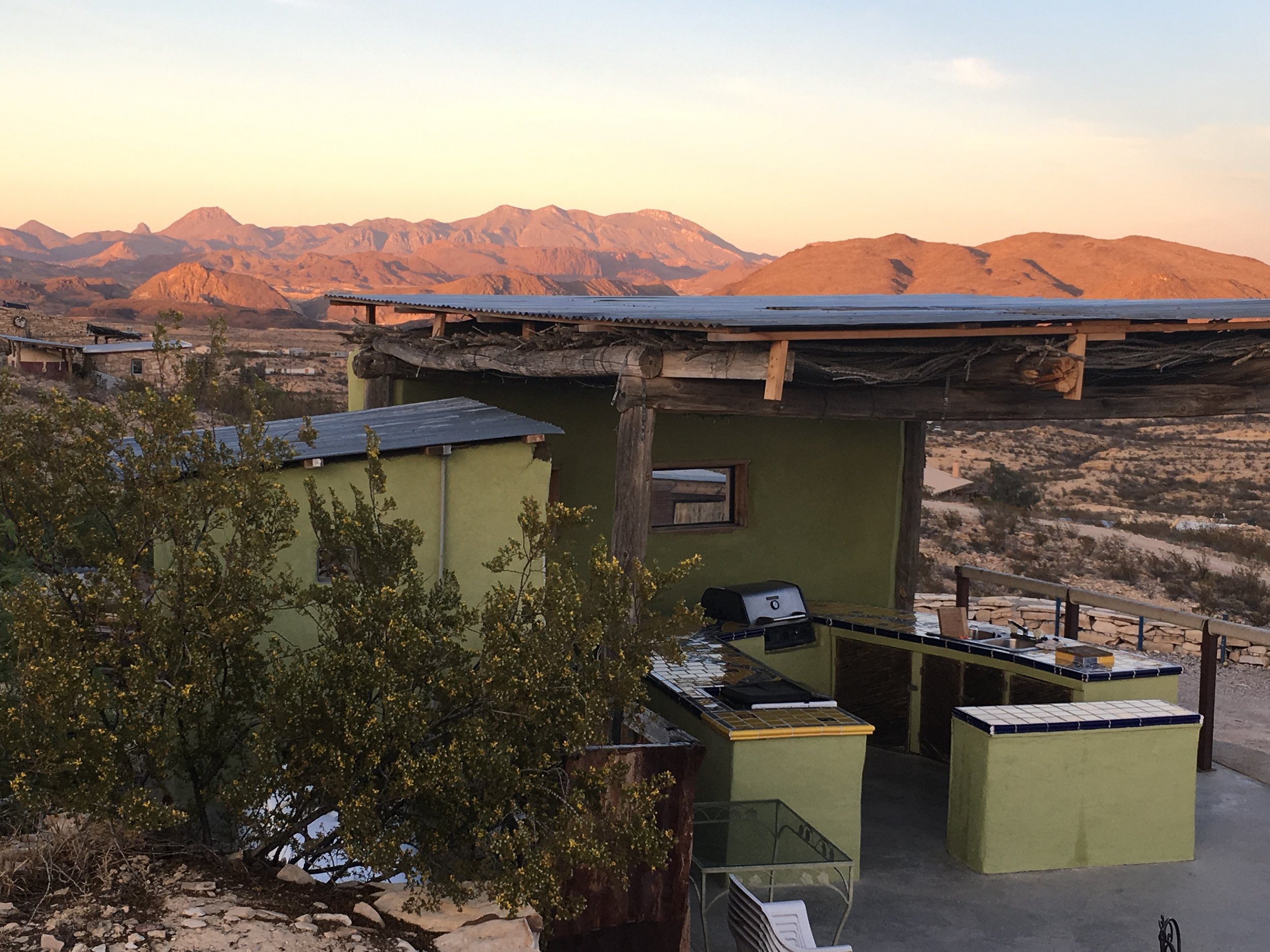 La Posada Milagro Guesthouse in Terlingua