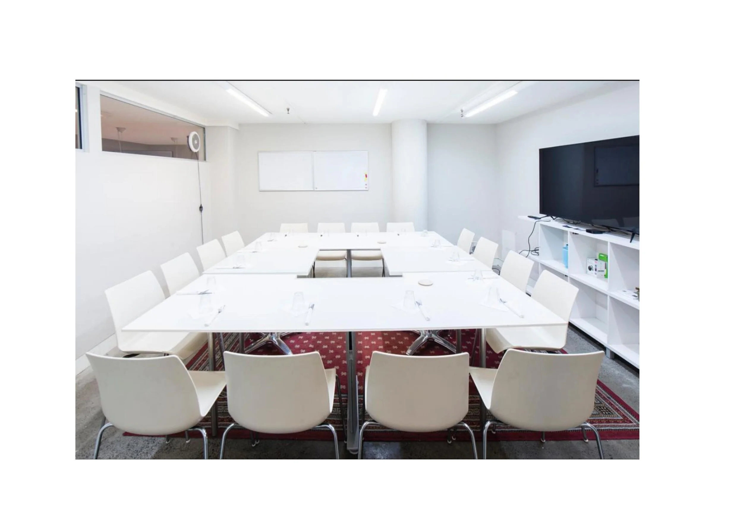 Private Meeting Room (pictured) seats 12.