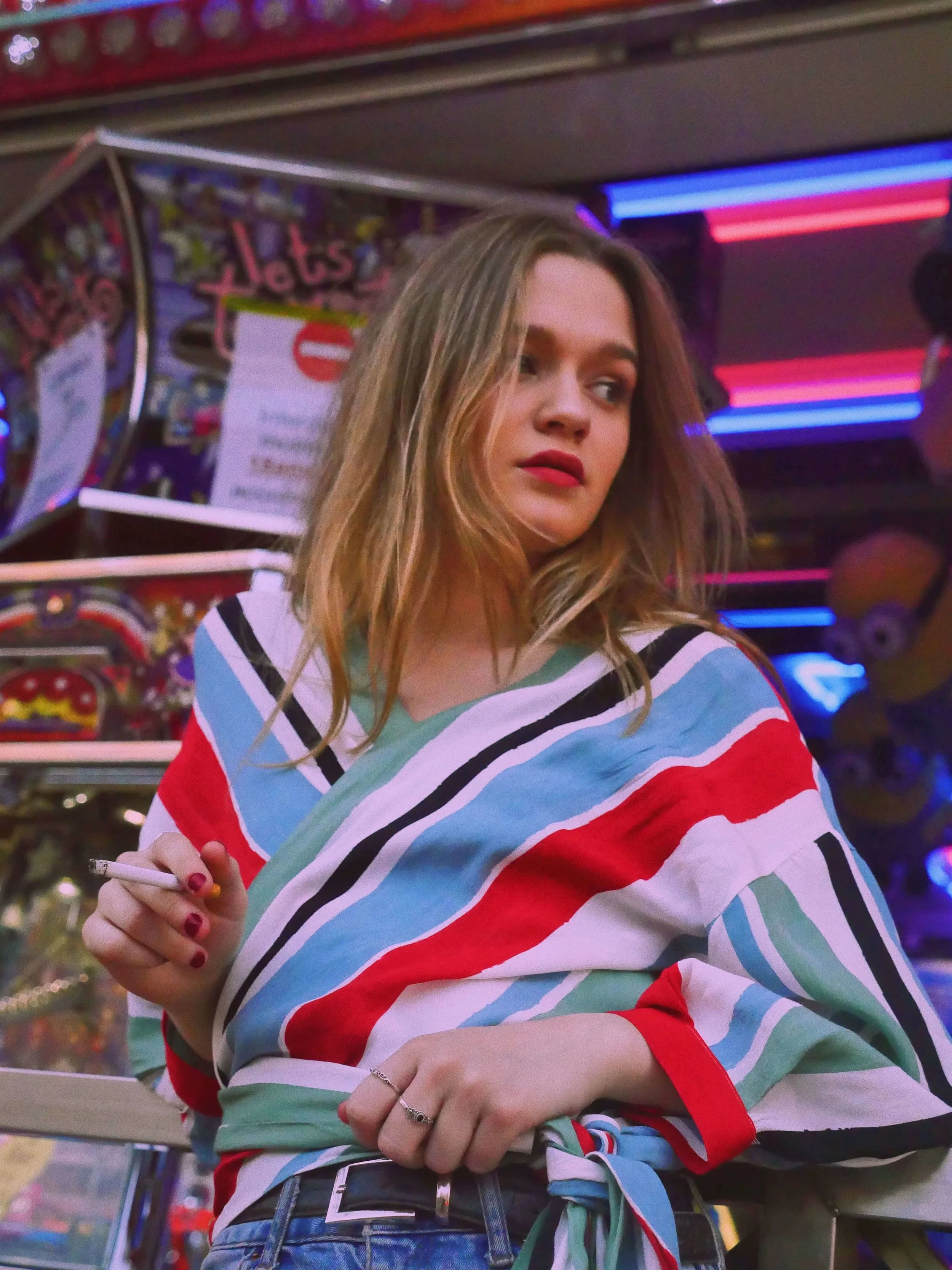 digital_neons_cigarette-min.jpg