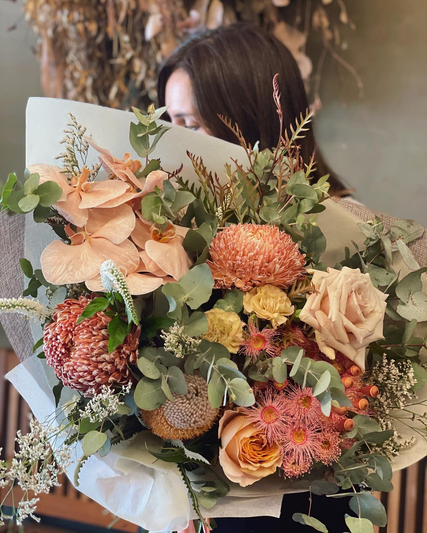 Hey Ely! What&rsquo;s your dream pick for Valentine&rsquo;s Day this year?🤔

&ldquo;For me, it&rsquo;s all about the long lasting florals, mixed in with the romance of soft flowers. I love how most flowers will dry out and become everlasting, so I c