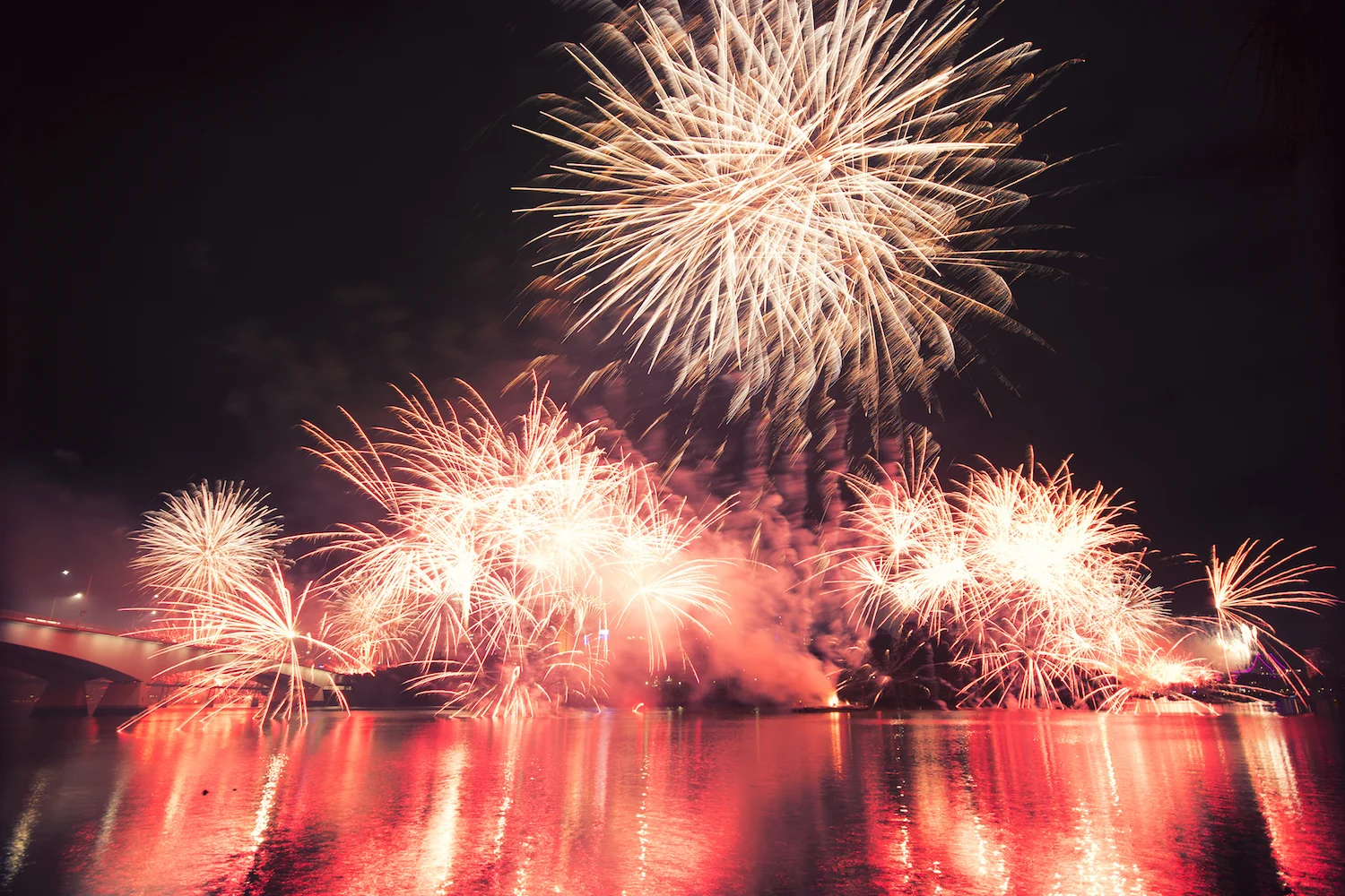 21336826-0-riverfire-2017.jpg