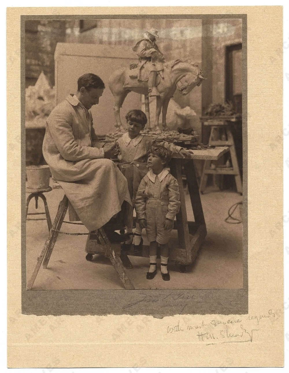 "Henry M. Shrady and his sons circa 1911" by Ira L. Hill - Archives of American Art, Smithsonian Institution: Licensed under Public Domain via Wikimedia Commons