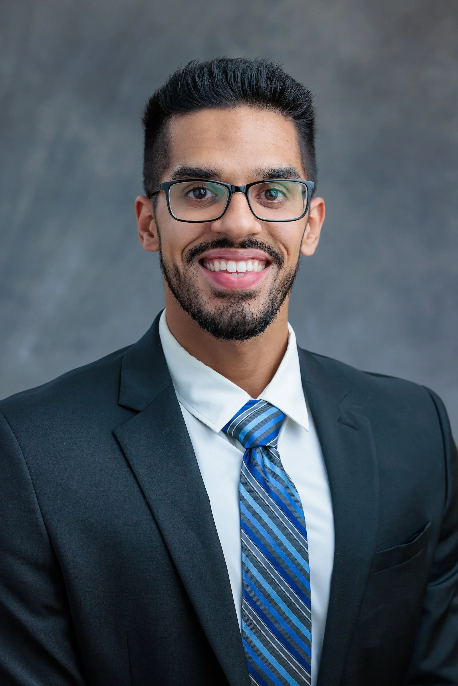 Luis Rosario, MD