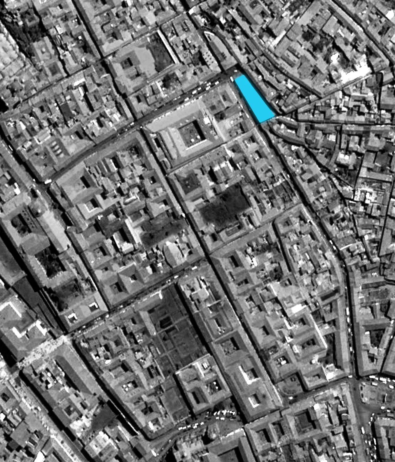 peru court yard housing_edited2.jpg