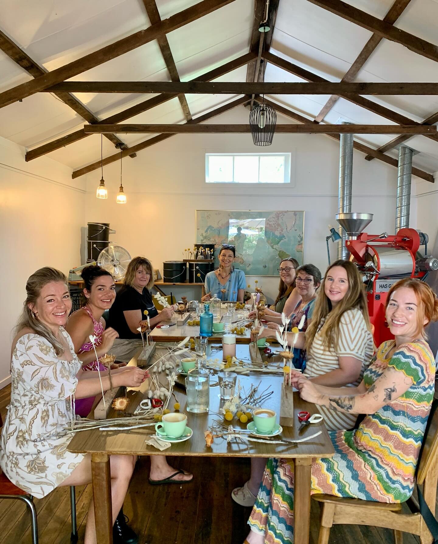 What a fun morning of creativity at our Everlasting Flower Meadow workshop. Thank you Sarah &amp; team @homegrownpalmwoods for providing the perfect space and catering. 🥰🌾