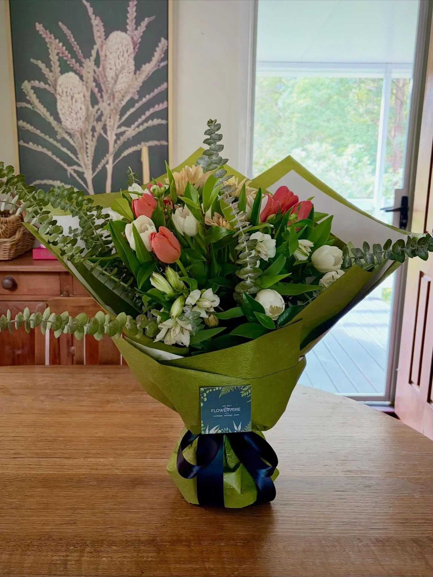 Happy Easter! What&rsquo;s even better than chocolate and hot X buns? Tulips! 🌷🌷🌷