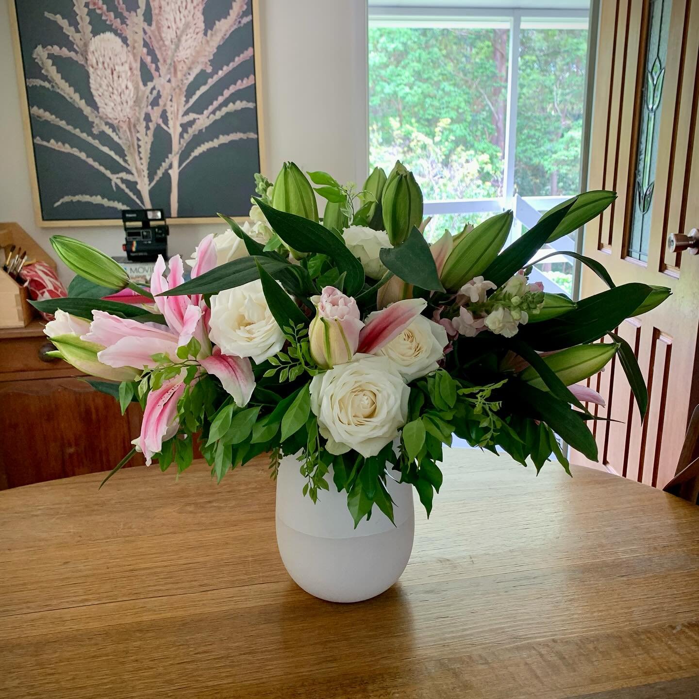 These rose lillies are next level beautiful! To say nothing of those lush white roses. 🥰