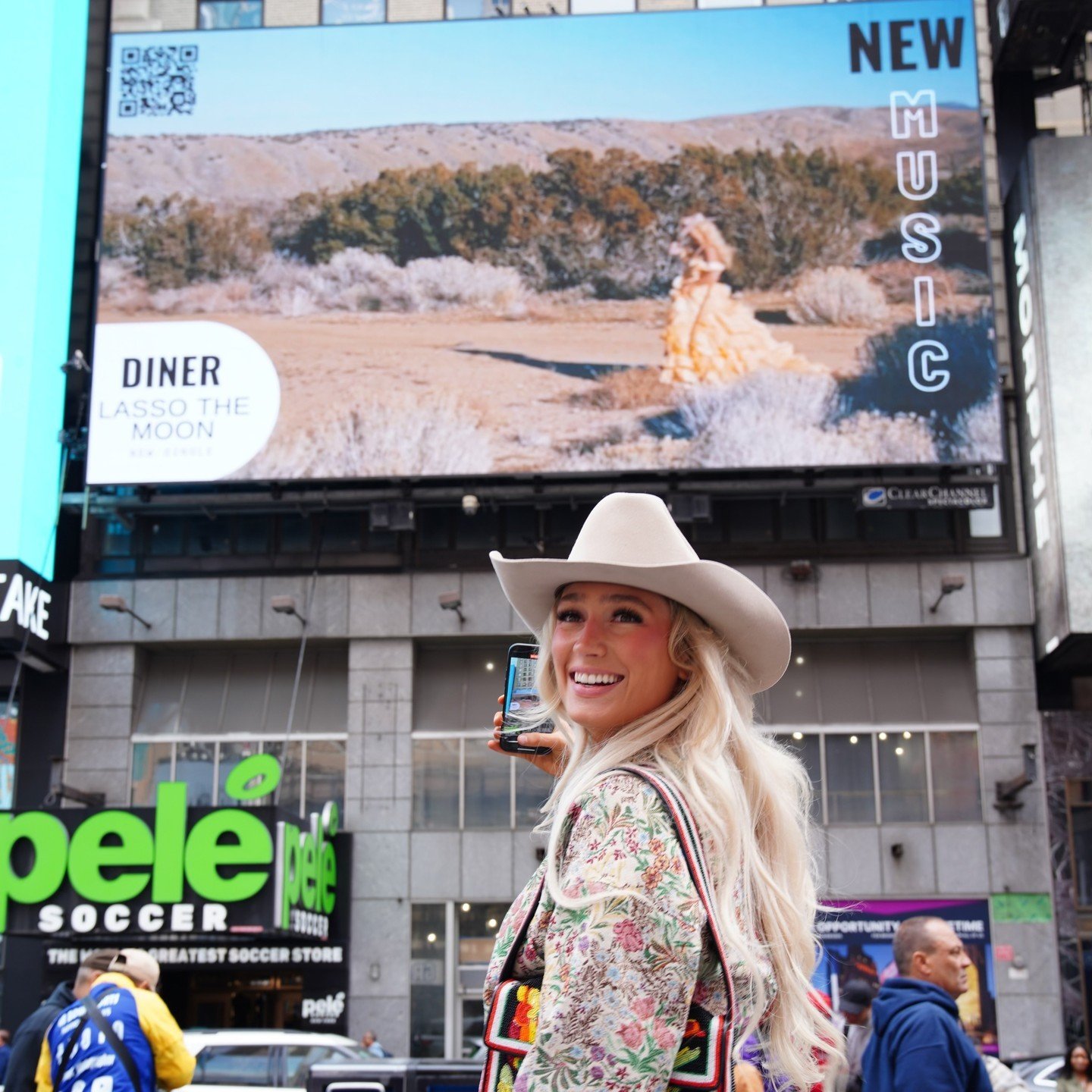 @LocalDinerGirl lights up Times Square after her performance on Good Day New York!
