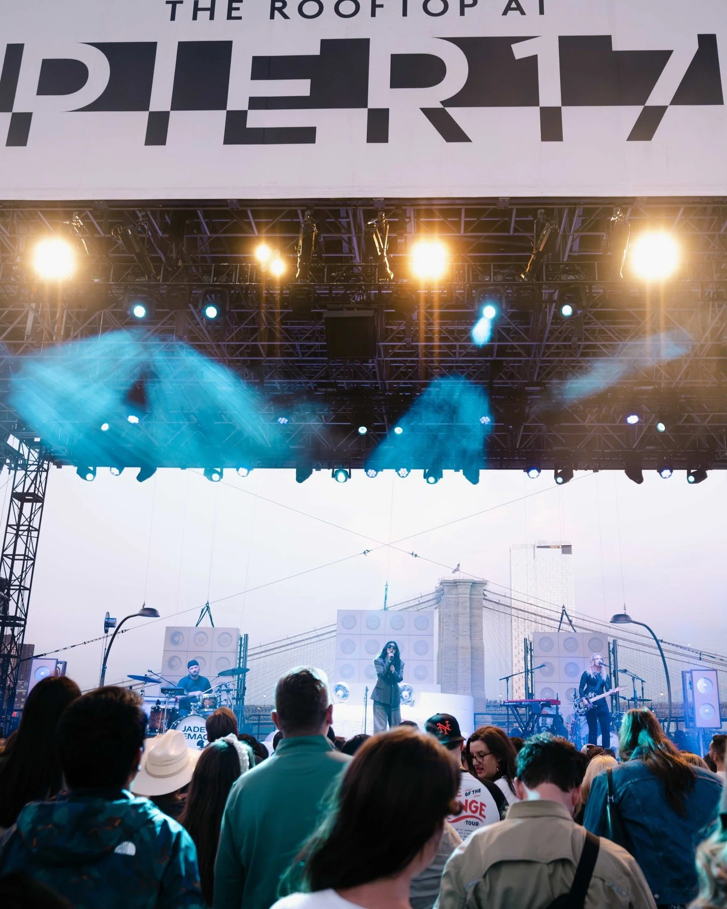 @JadeLeMac opens for @MarenMorris at @rooftopatpier17 in New York. Catch her on tour this month!