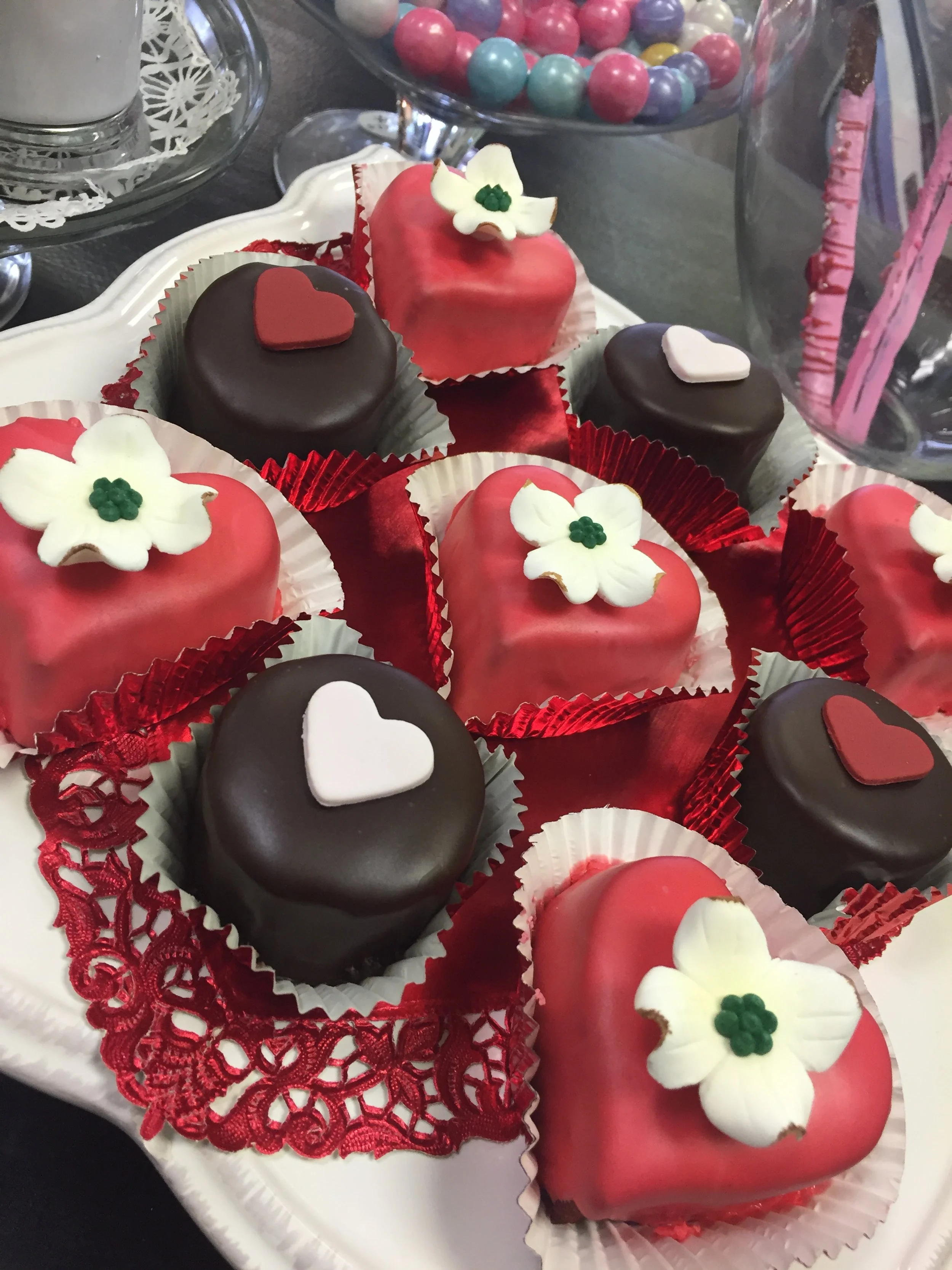 Bon bons / Cake pops — Celebrating Life Cake Boutique