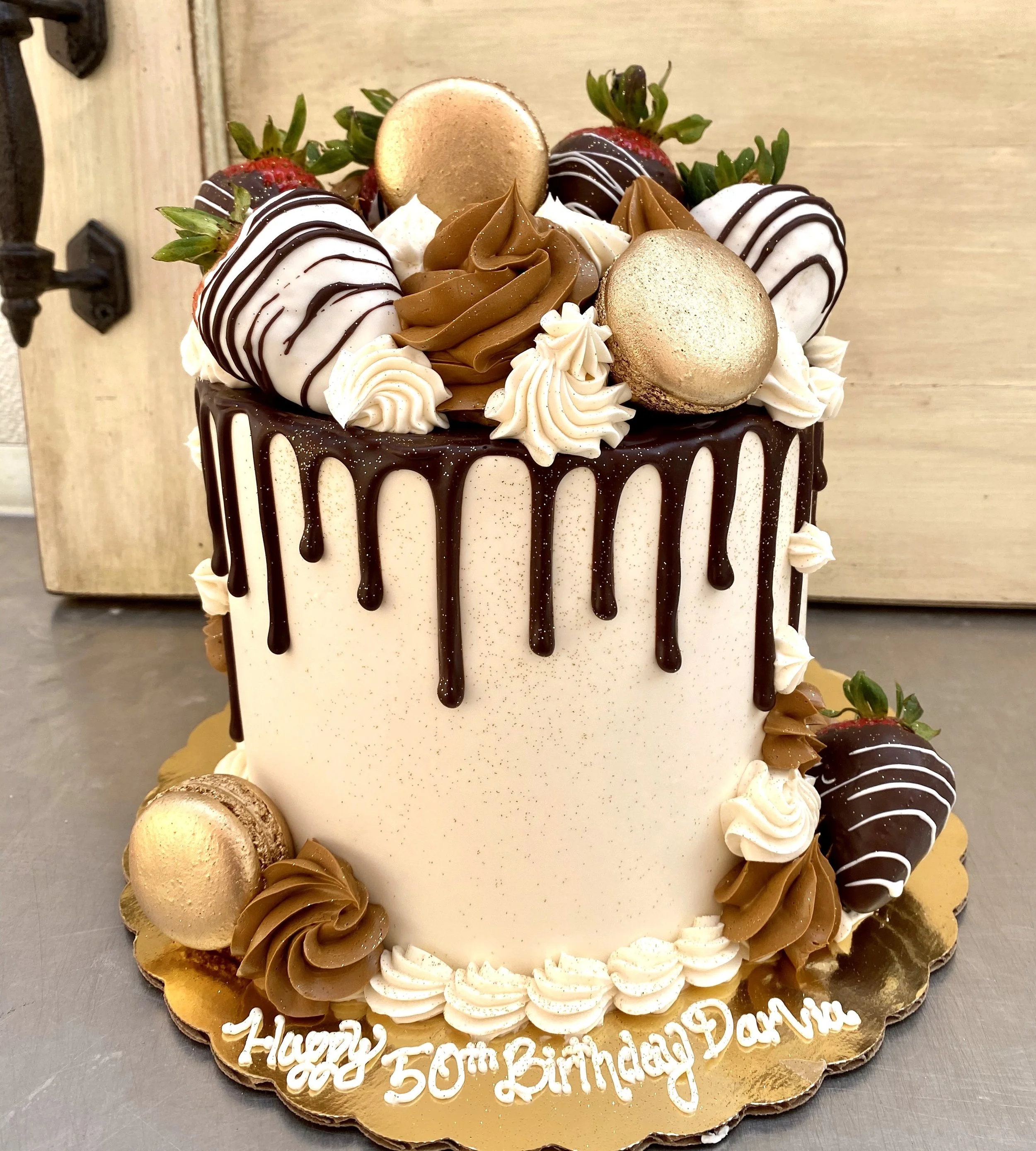 Decorating Cake Ideas For Adults