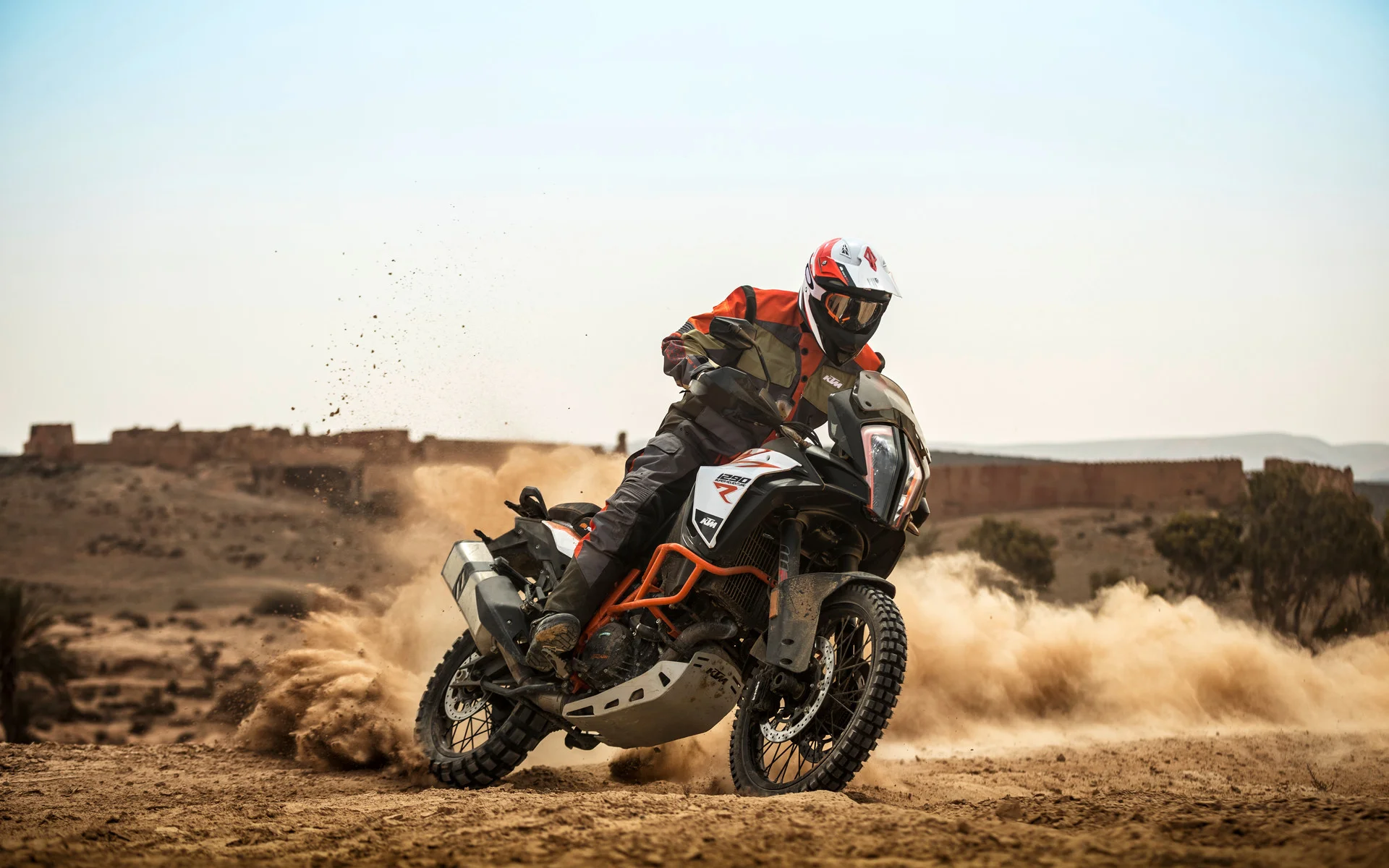 156379_KTM 1290 SUPER ADVENTURE R MY 2017.jpg