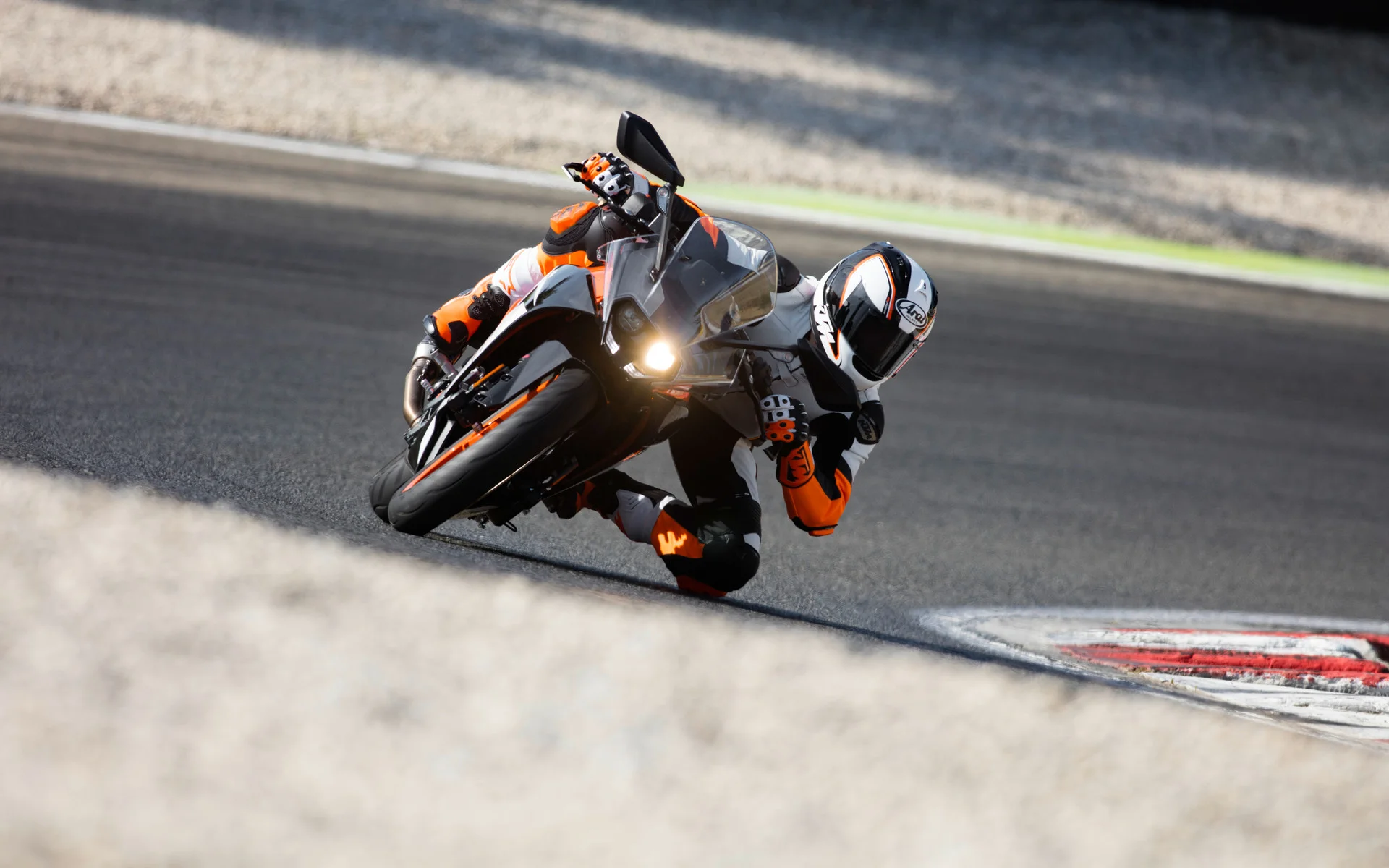 150990_KTM RC 390 MY 2017.jpg