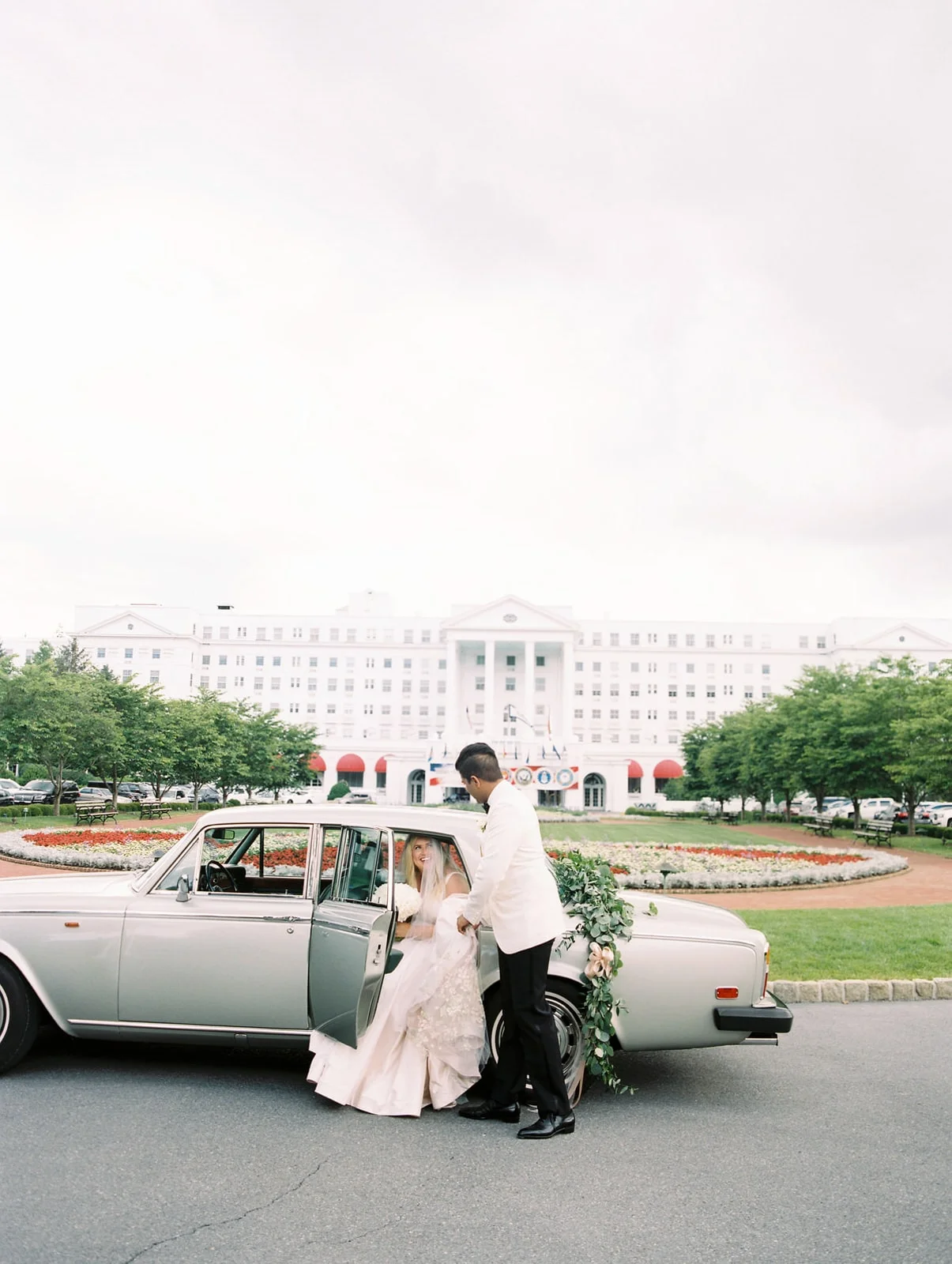 greenbrier-wedding-1008-min.jpg