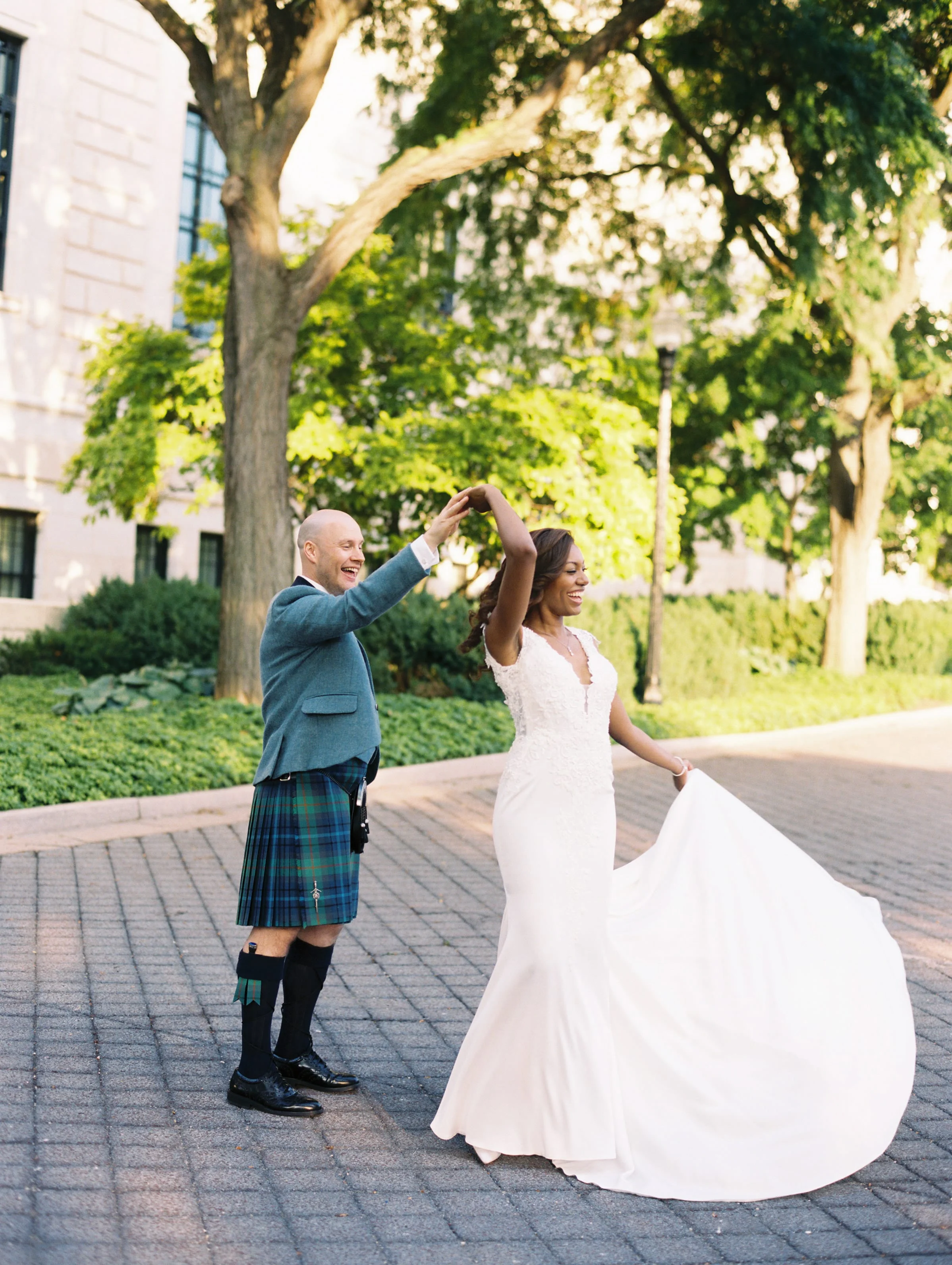 detriot_institue_of_art_modern_wedding-24-min.jpg