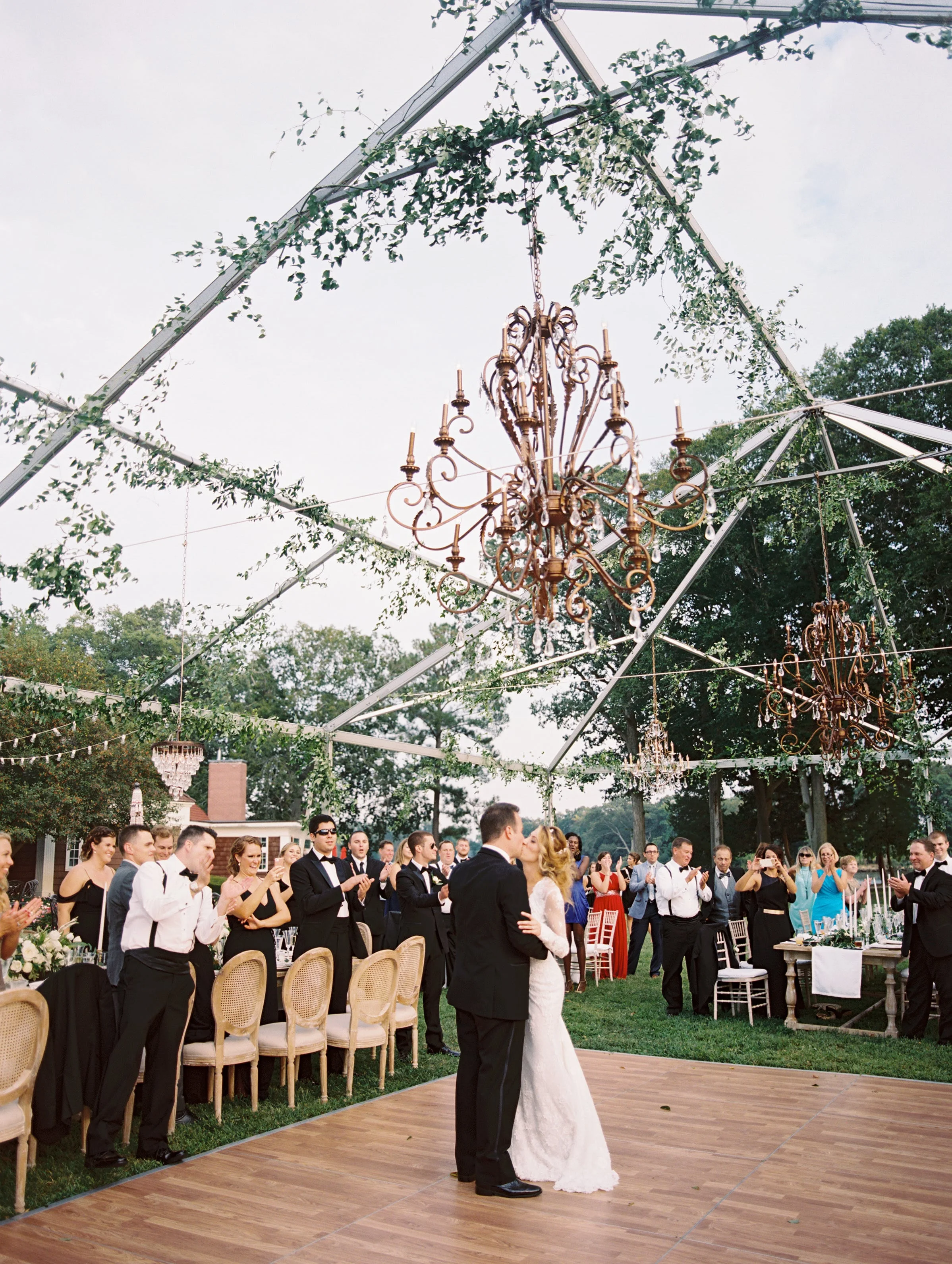wye_river_estate_lauryn_prattes_romantic_wedding-6-min.jpg