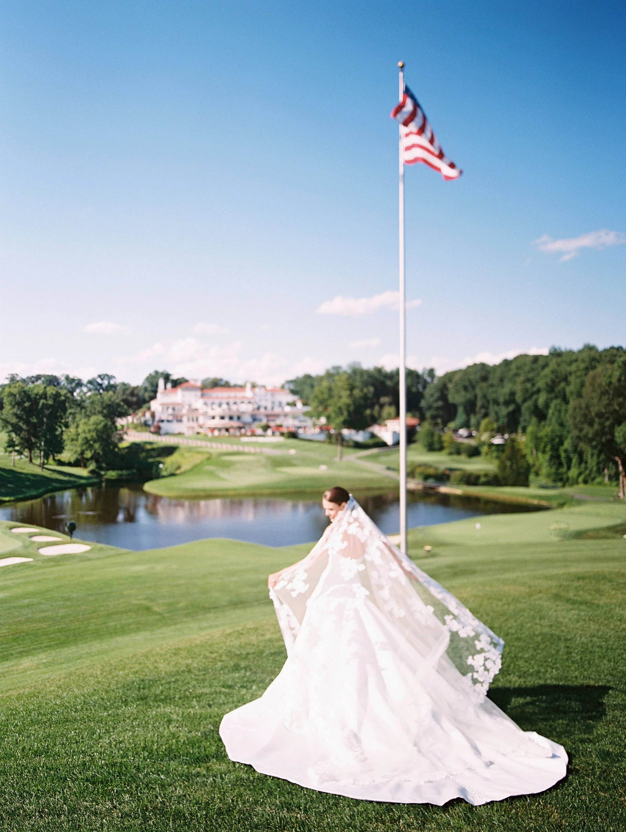 congressional_country_club_monique_lhuillier_wedding-1-min.jpg
