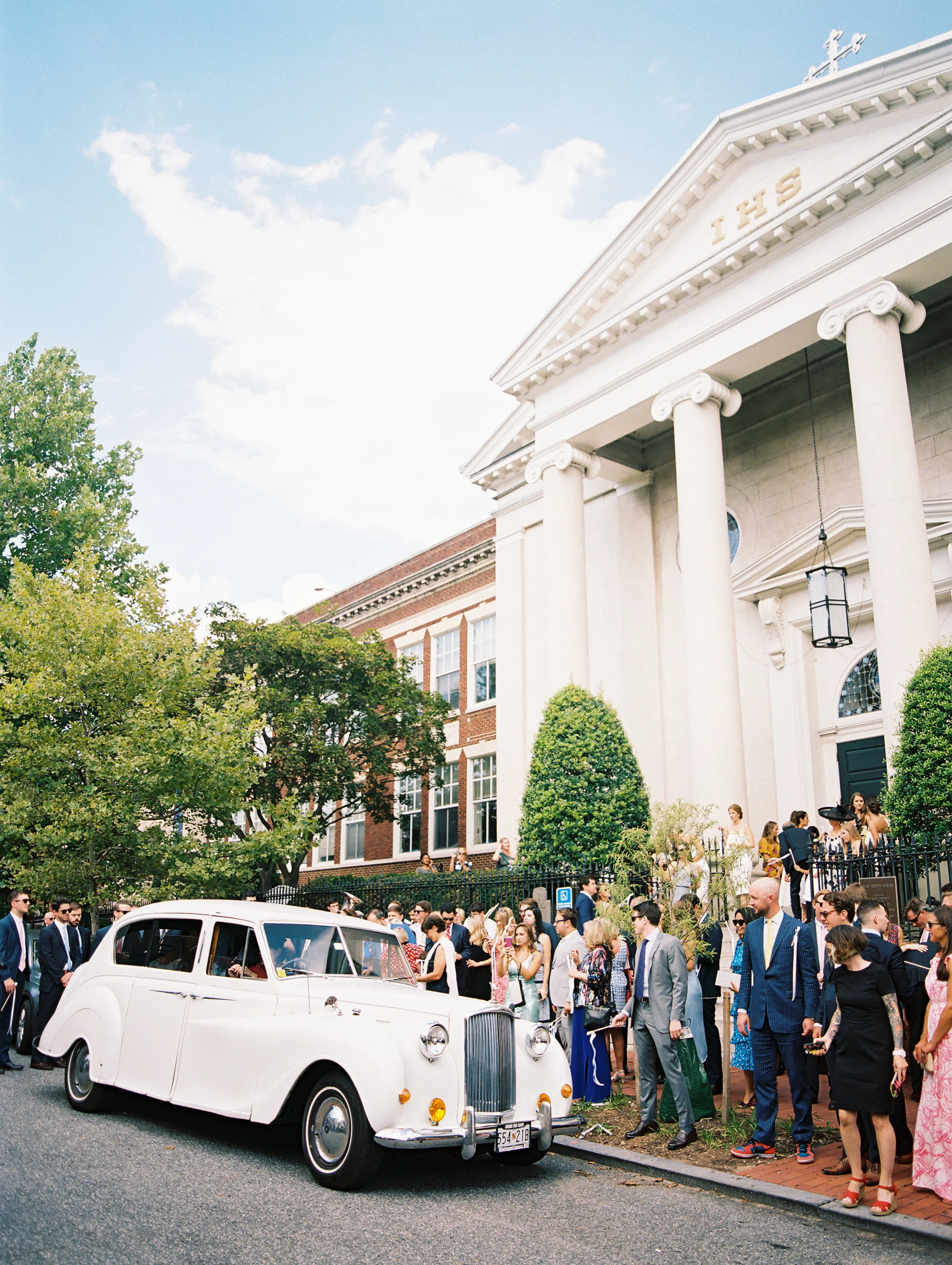 congressional_country_club_monique_lhuillier_wedding-19-min.jpg