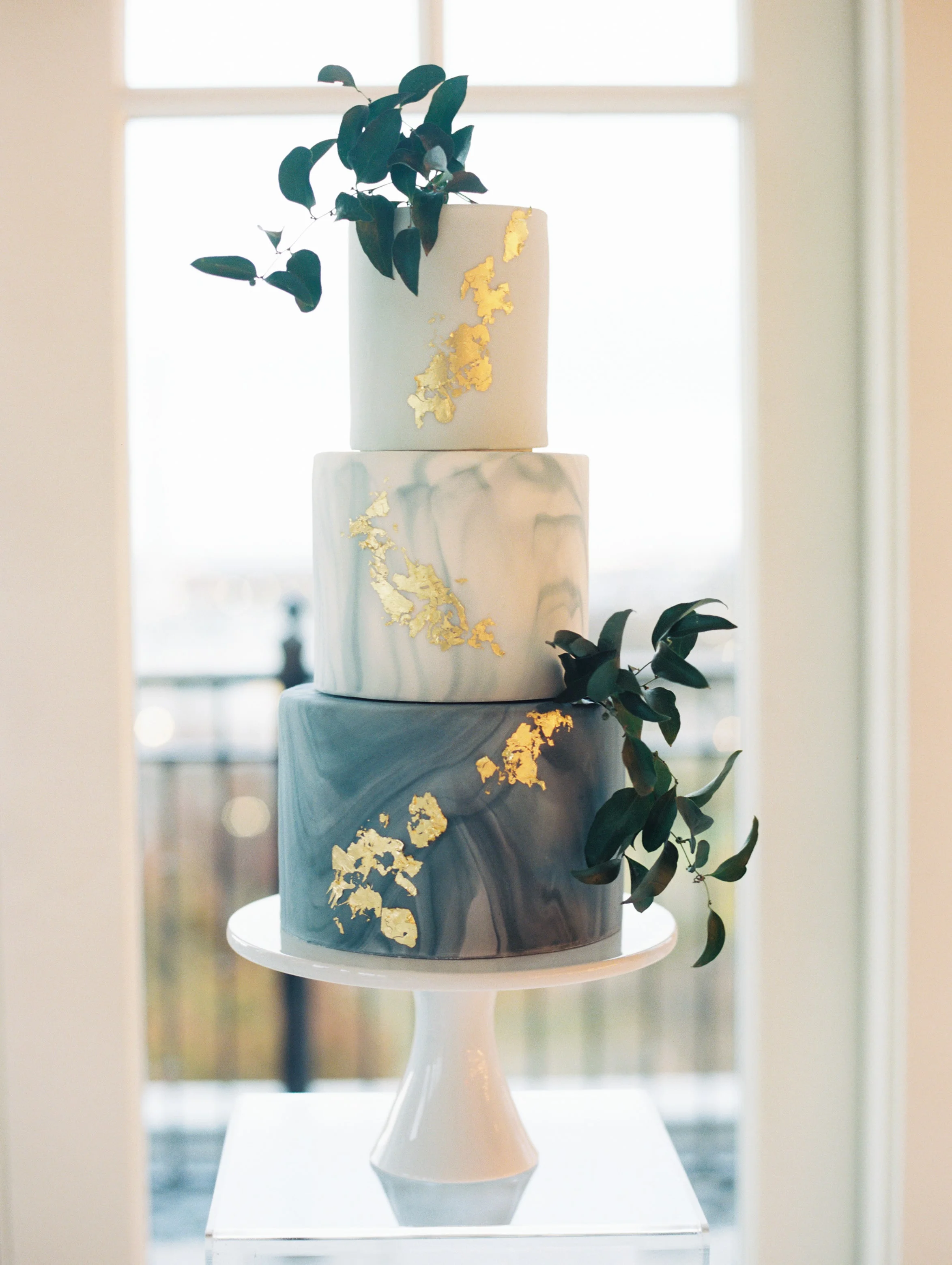 hay_adams_lauryn_prattes_flowerless_wedding-14-min.jpg