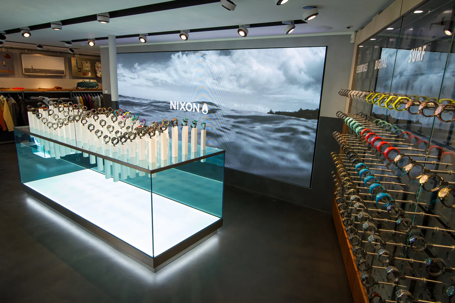NIXON_PARIS_FLAGSHIP_04_1500.jpg