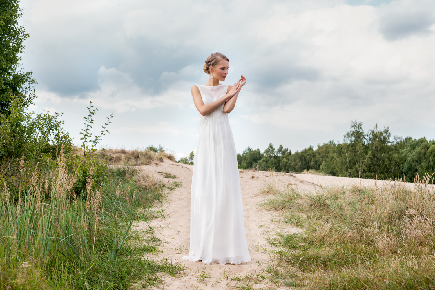 Zartes Brautkleid Amélie aus Seidenchiffon — Torrox Hamburg | Brautmode |  Hochzeitskleider | Abendkleider