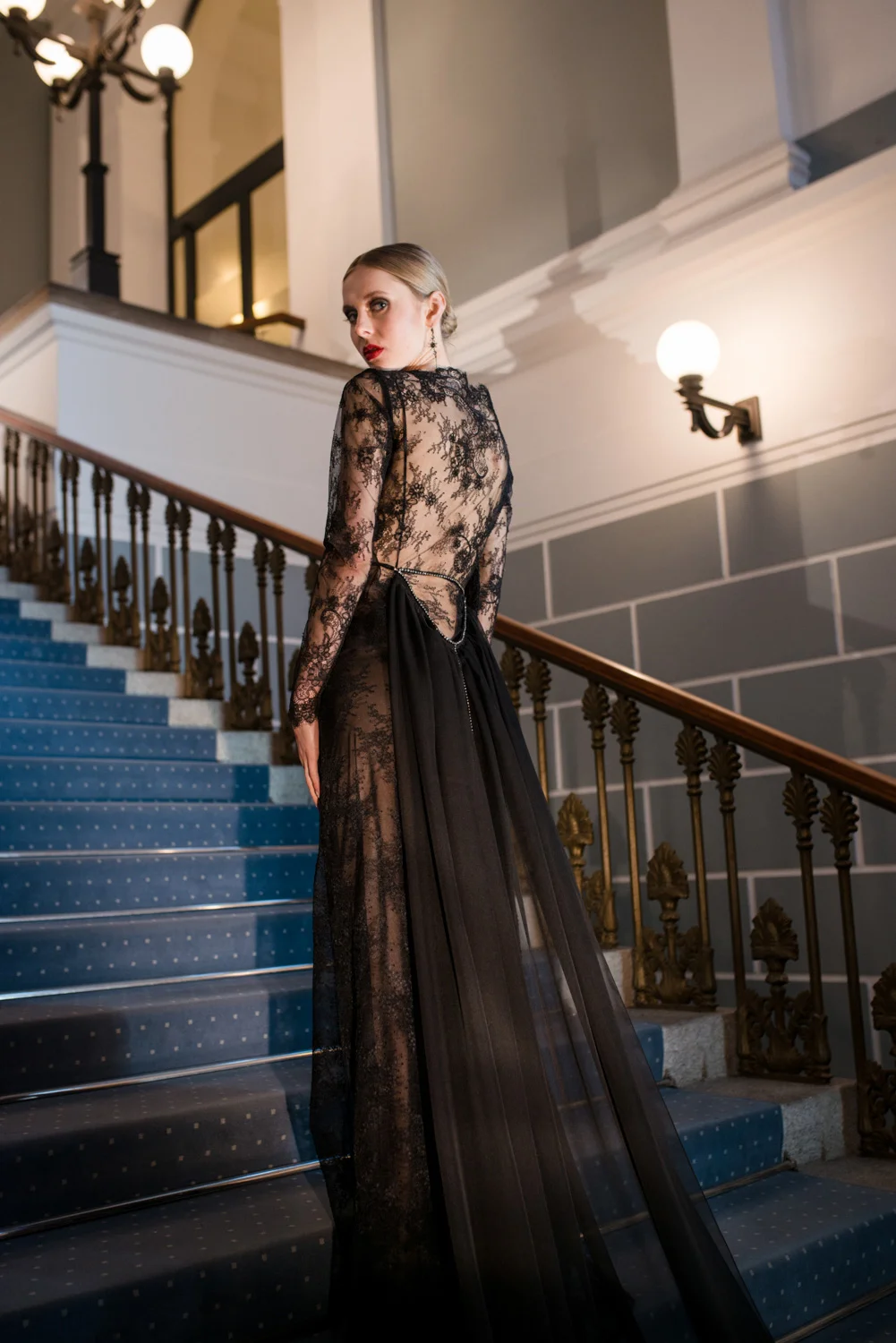 Extravagantes Haute-Couture-Abendkleid Juliana — Torrox Hamburg Extravagantes Haute-Couture-Abendkleid Juliana — Torrox Hamburg