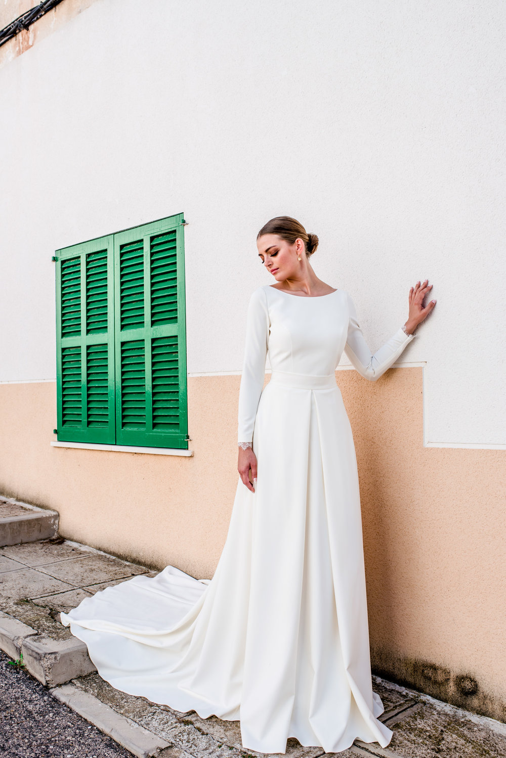 Lilou - Elegantes Brautkleid ohne Spitze — Torrox Hamburg