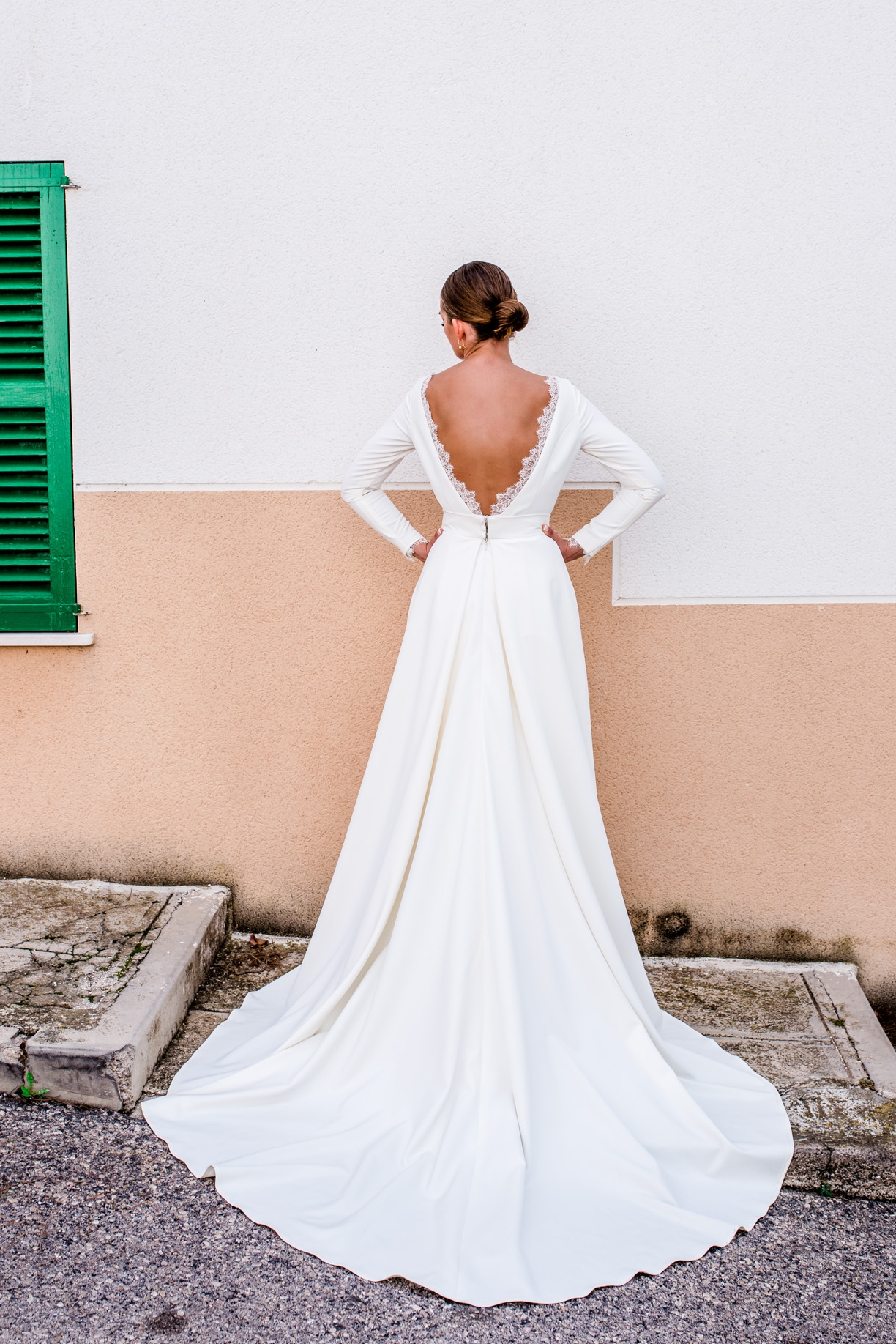 Lilou - Elegantes Brautkleid ohne Spitze — Torrox Hamburg
