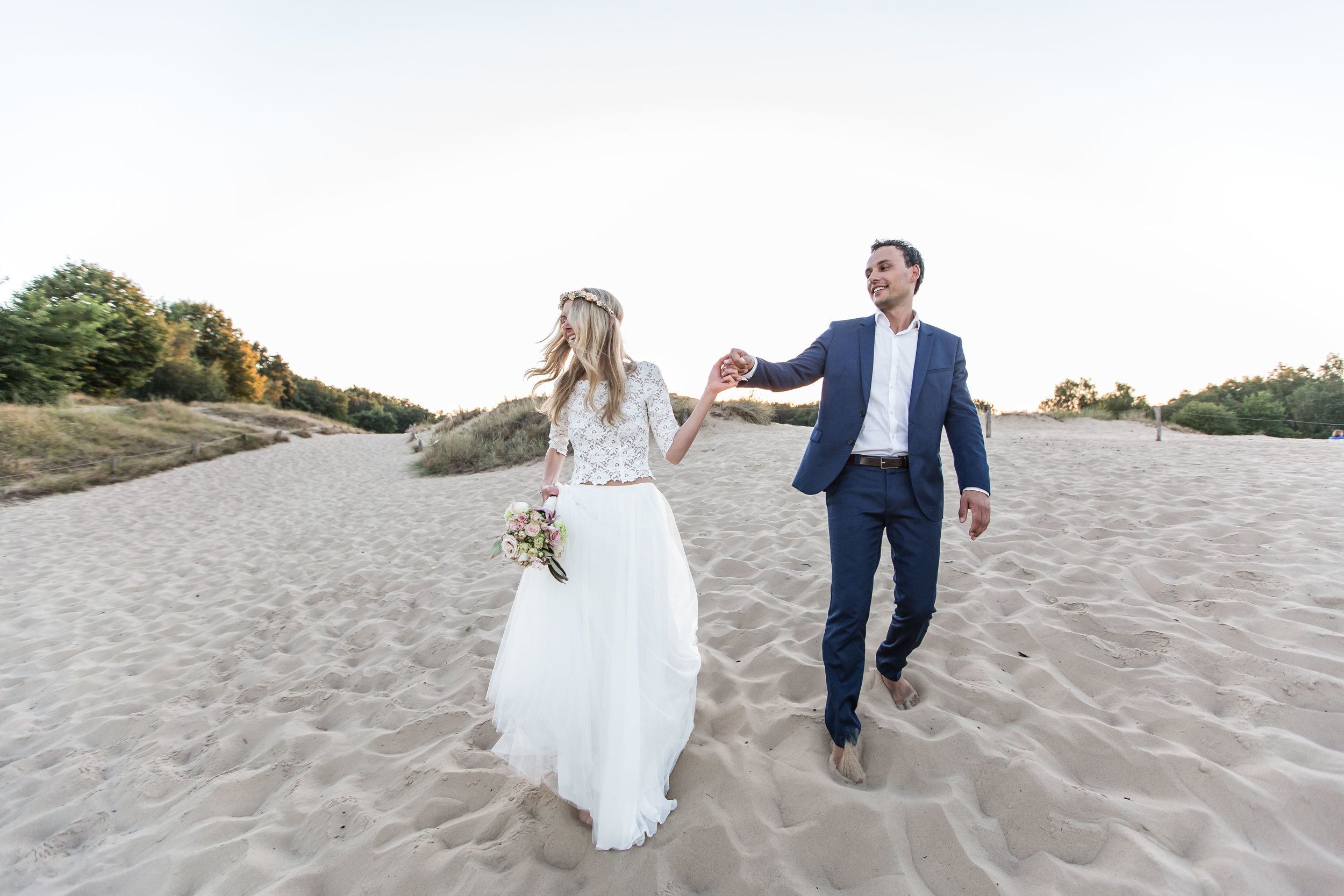   Boho-Brautkleid in den Dünen  