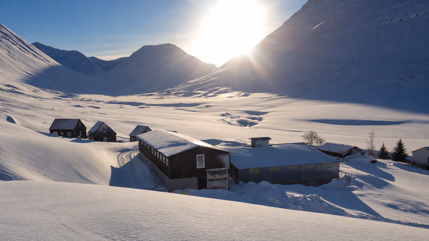 Klængsholl_winter_exterior.png