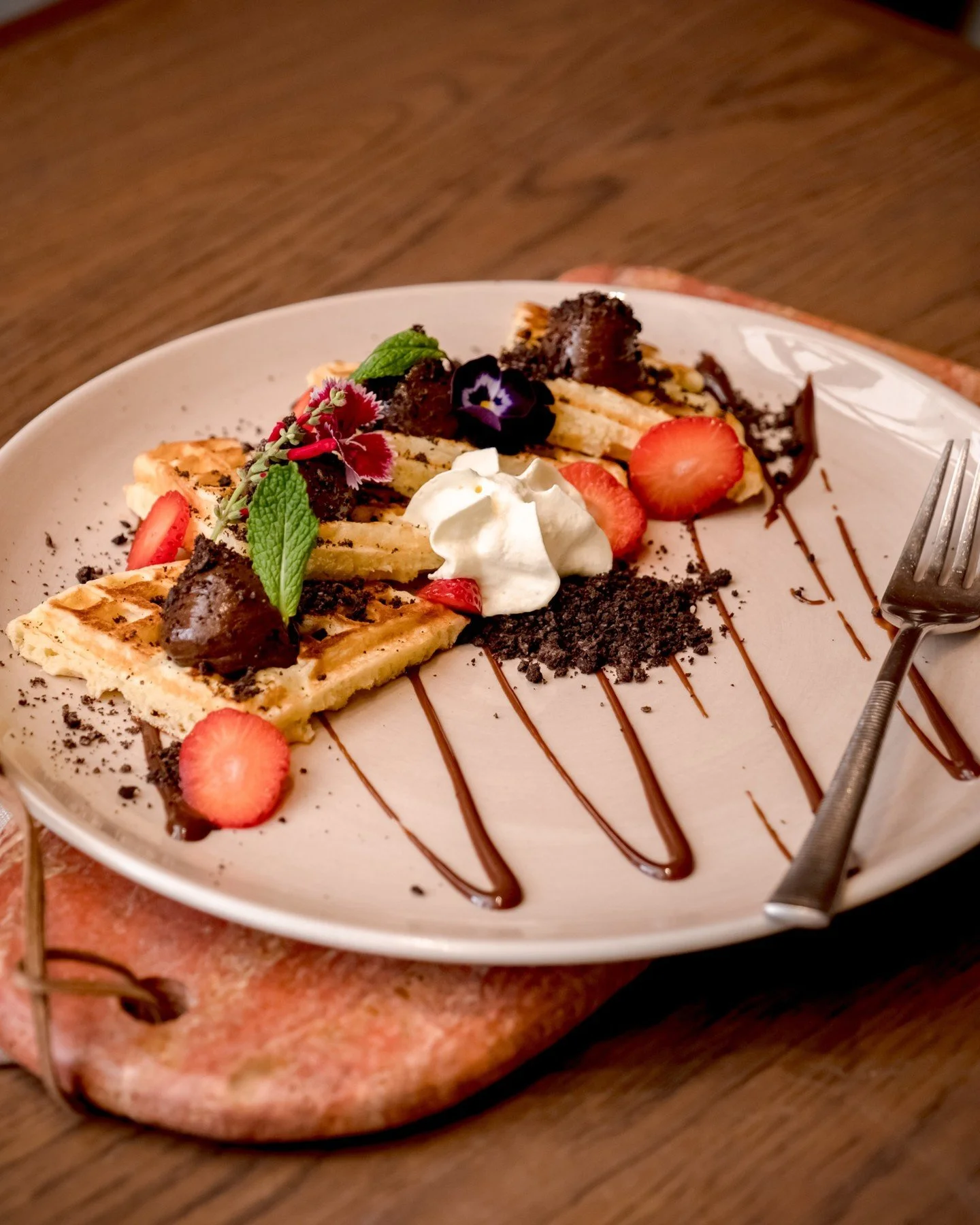 Stacked, sweet, and oh-so-indulgent. 🧇🍫 Our Oreo waffle is a dessert dream you won&rsquo;t want to miss &mdash; the perfect way to satisfy your sweet tooth. 😍 

@galleriamall
@umhlanga_rocks
@gatewayumhlanga
@lighthousequarter_umhlanga

#DessertGo