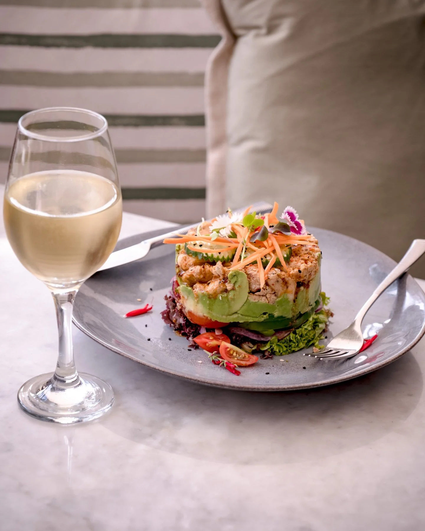 Light, fresh, and packed with flavour 🥗🥑 &mdash; our Chicken &amp; Avo Salad hits the spot!

@galleriamall
@umhlanga_rocks
@gatewayumhlanga
@lighthousequarter_umhlanga

#CircusCircusSA #SaladDays #HealthyAndTasty #FreshEats #DurbanRestaurants #Circ