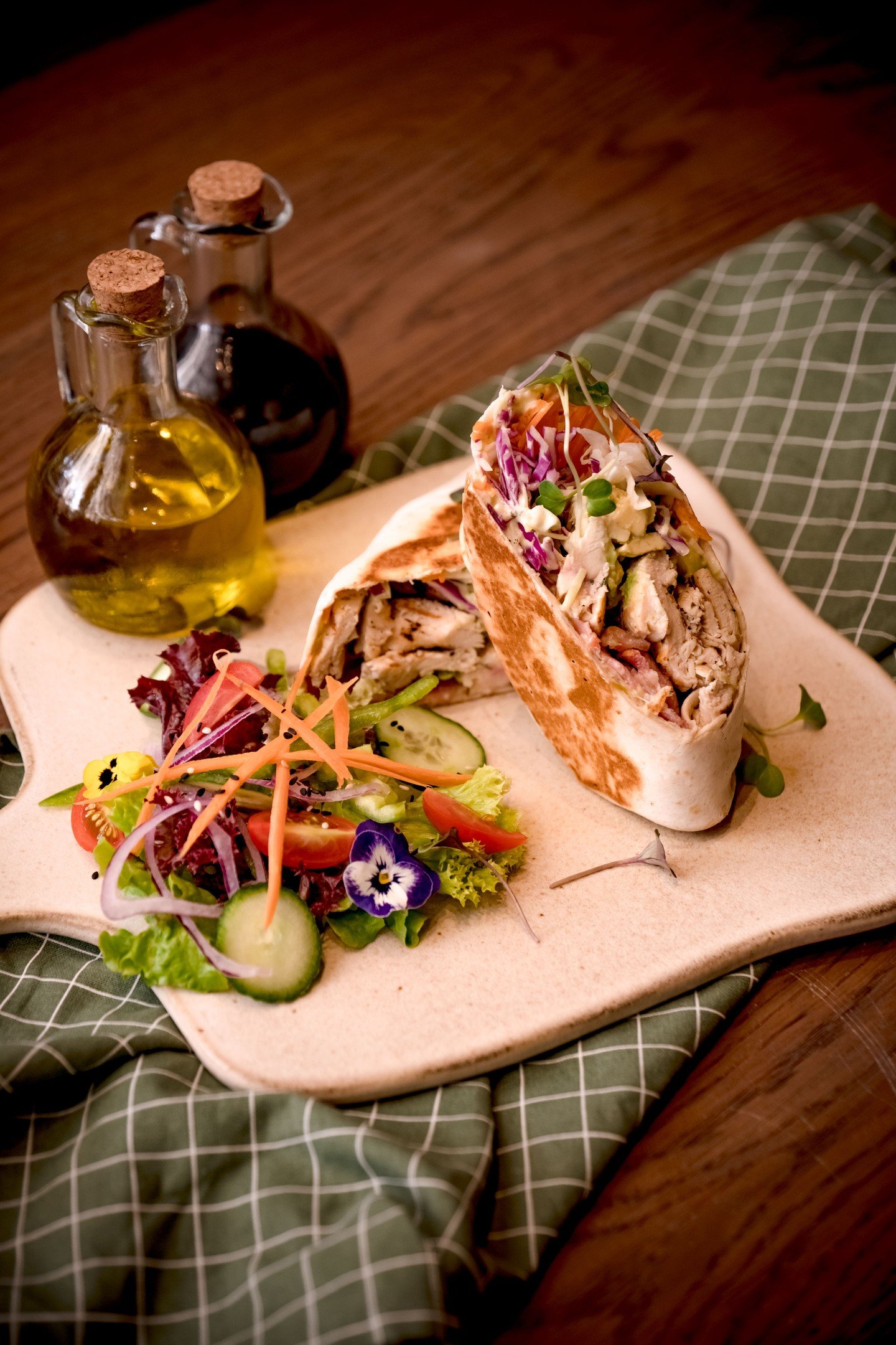 Wrapped up and ready to enjoy. π―β¨ The perfect bite on the go.
@galleriamall
@umhlanga_rocks
@gatewayumhlanga
@lighthousequarter_umhlanga
#CircusCircusCafe #ChickenWrapLove #LunchSorted #DurbanFoodies